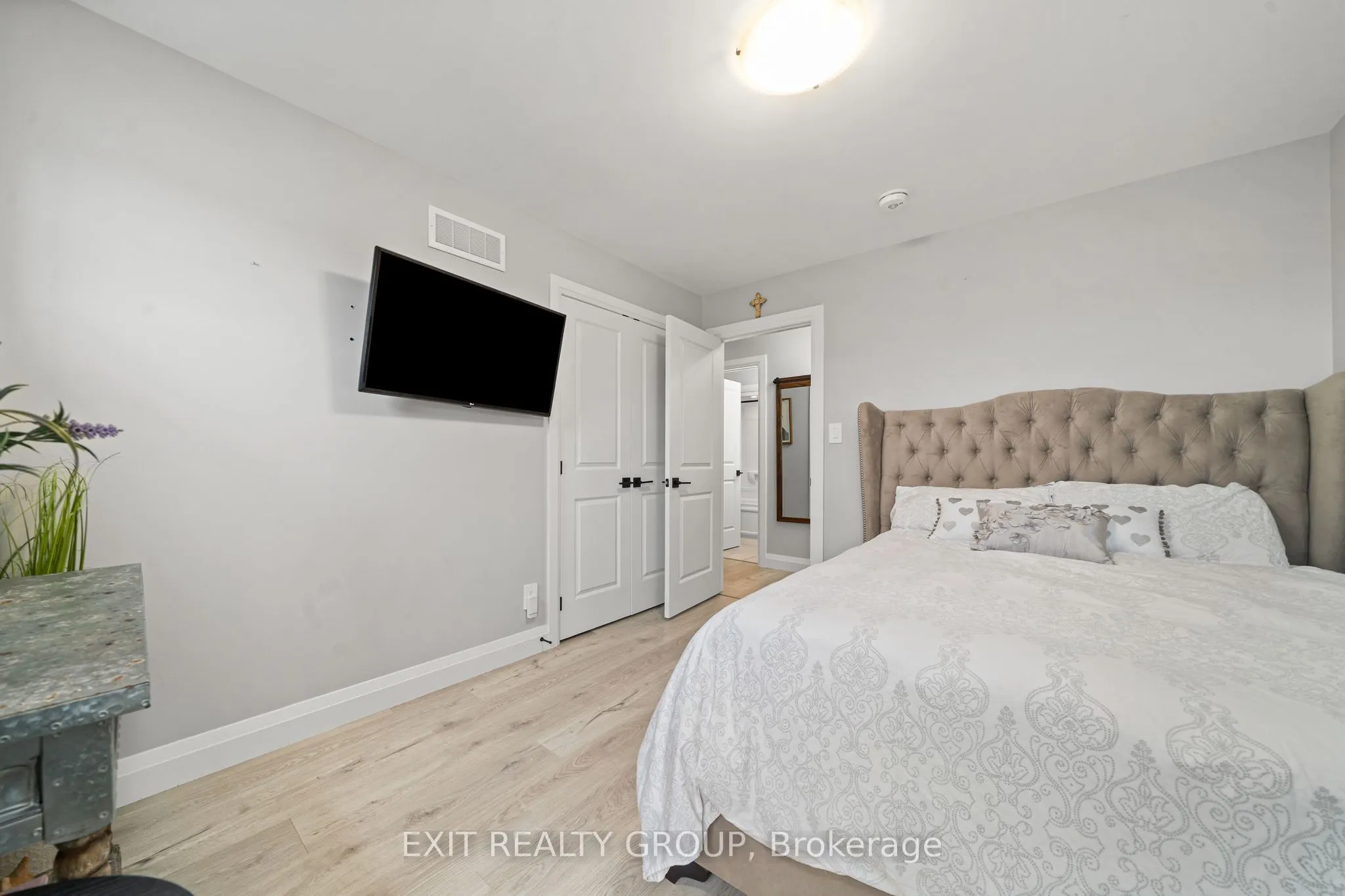 4 Mackenzie John Crescent