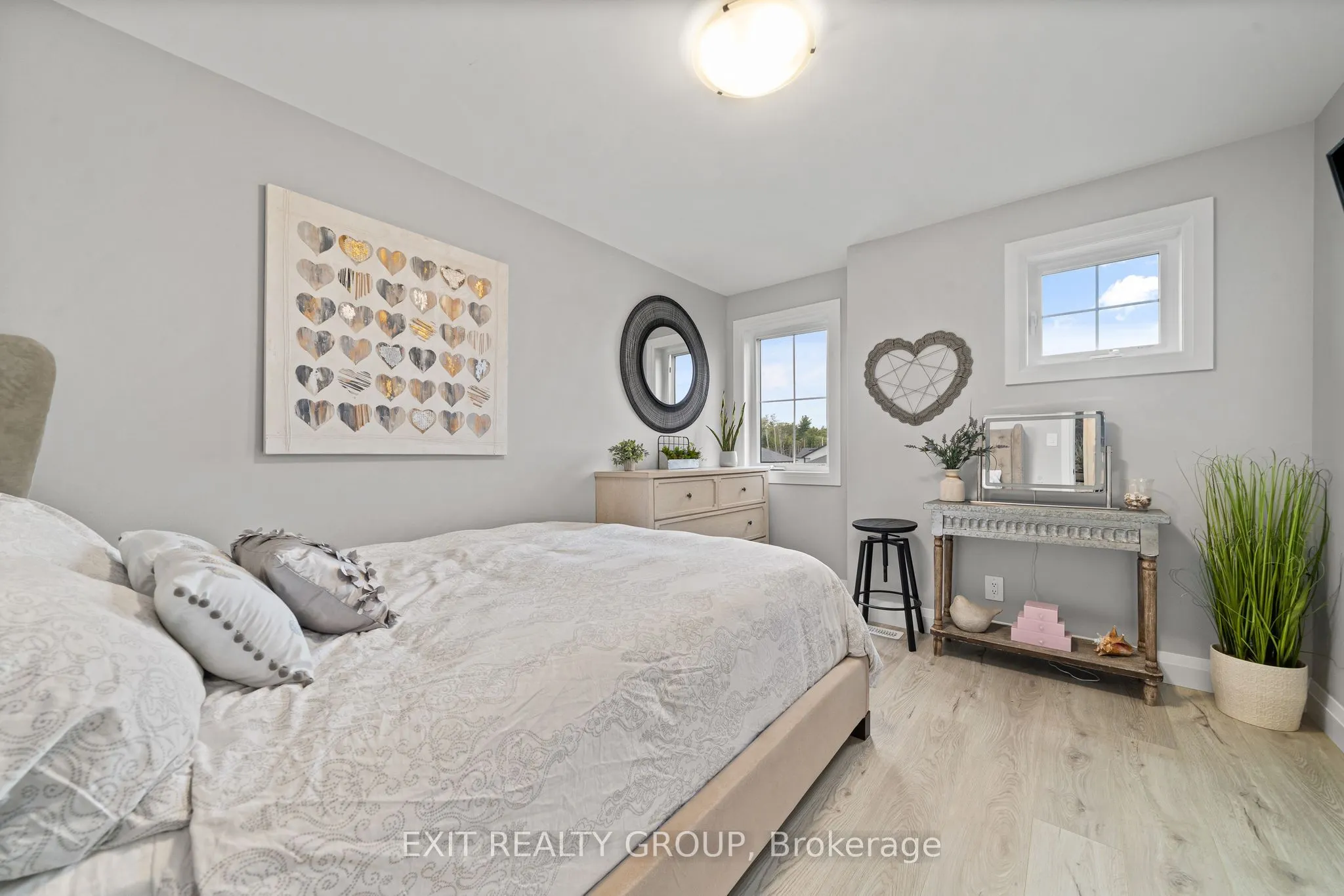 4 Mackenzie John Crescent
