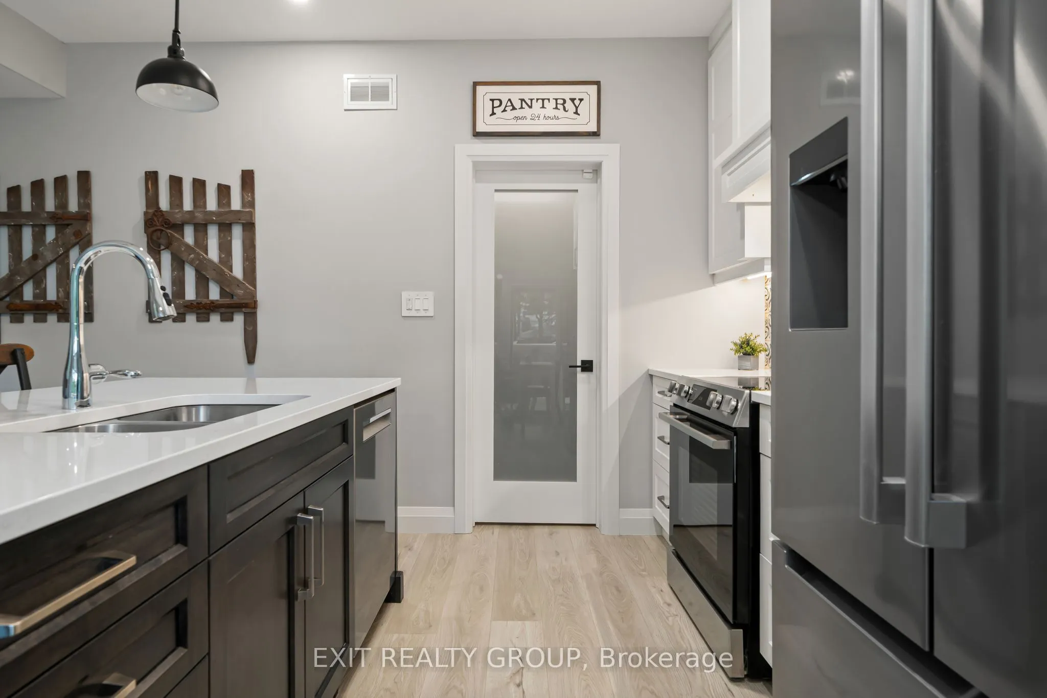 4 Mackenzie John Crescent