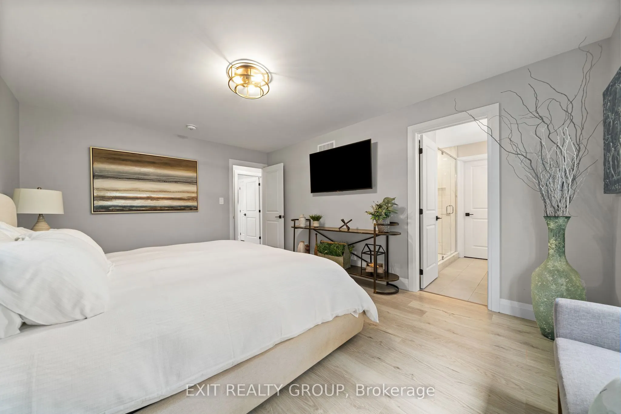 4 Mackenzie John Crescent