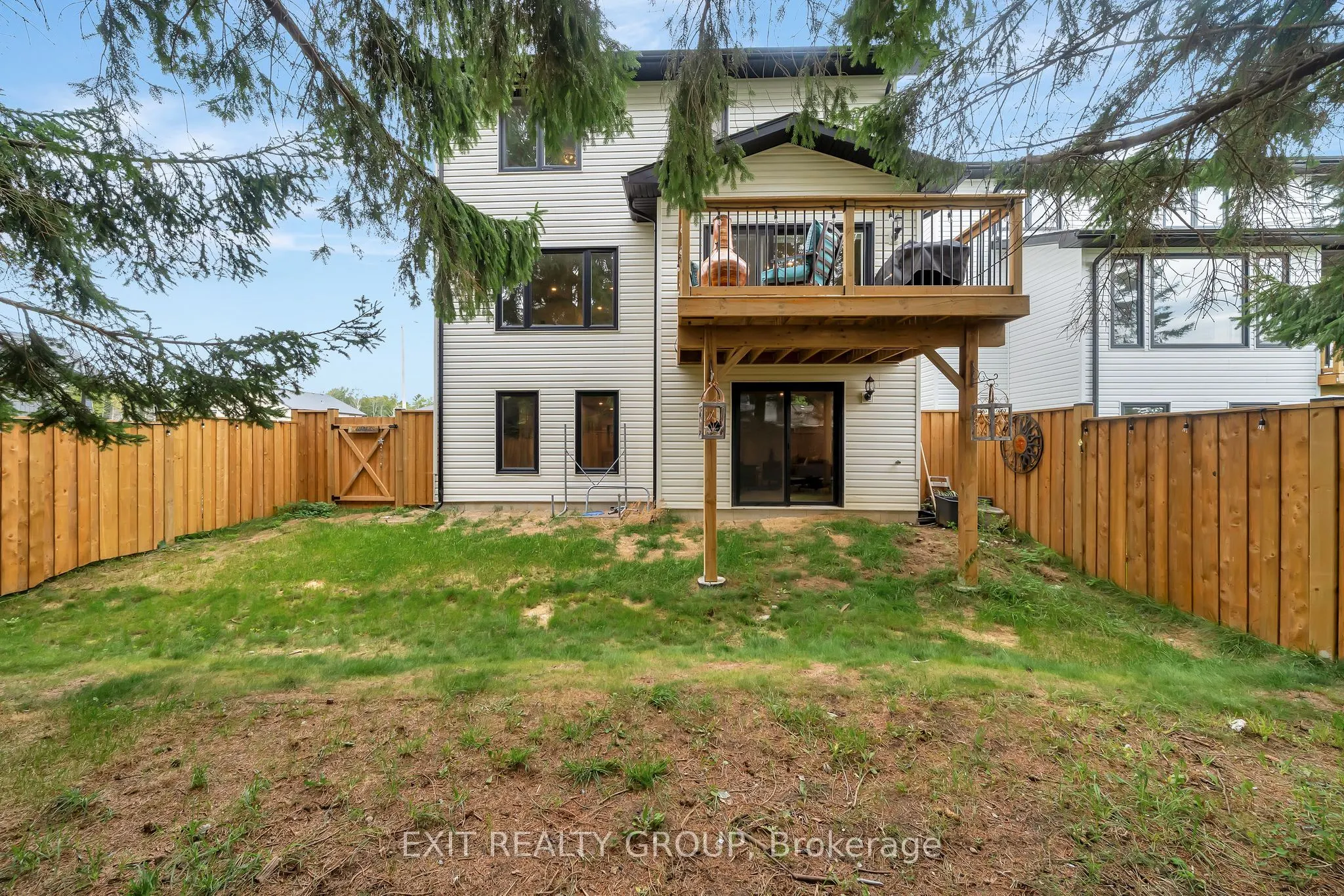 4 Mackenzie John Crescent