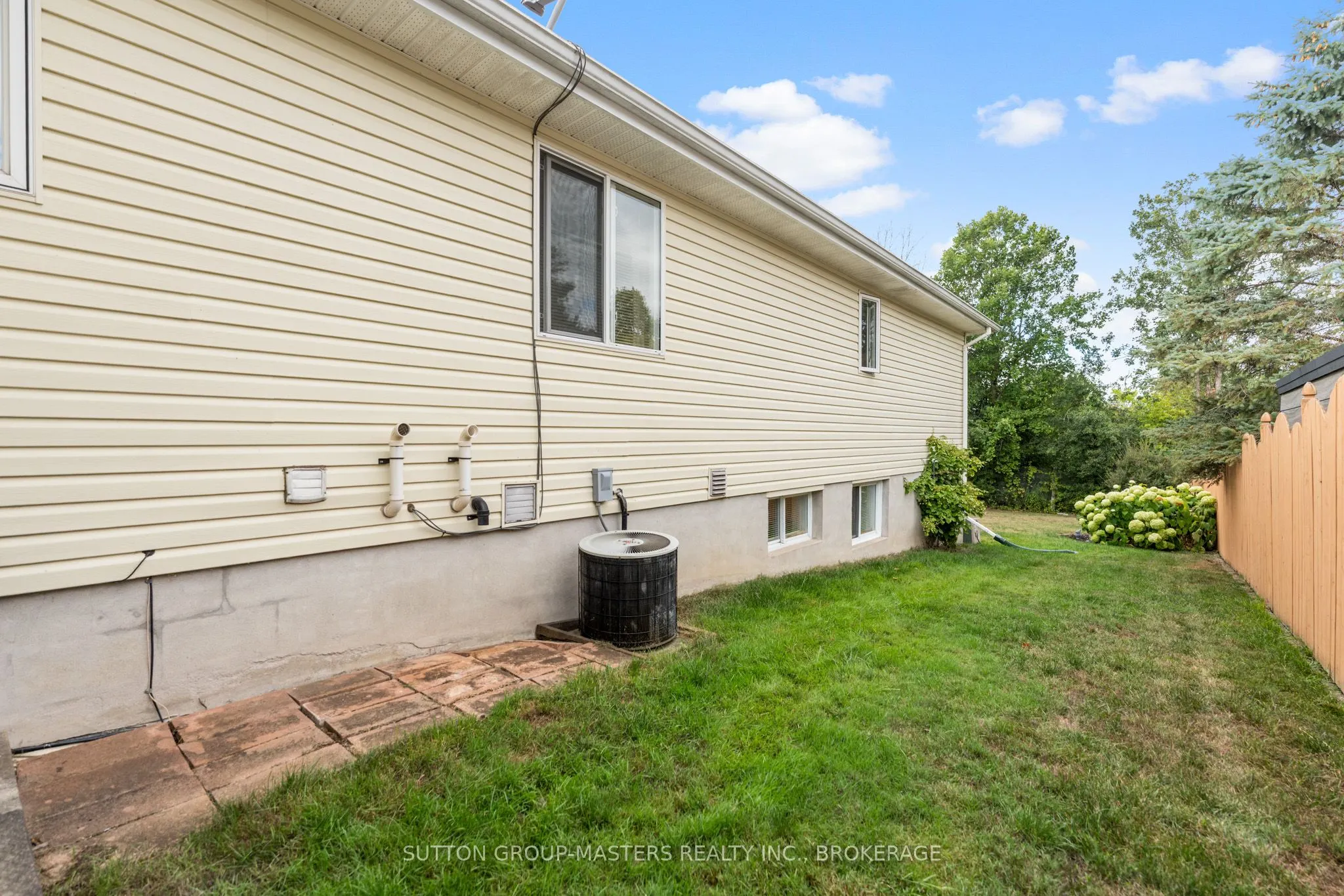 539 Sackville Crescent