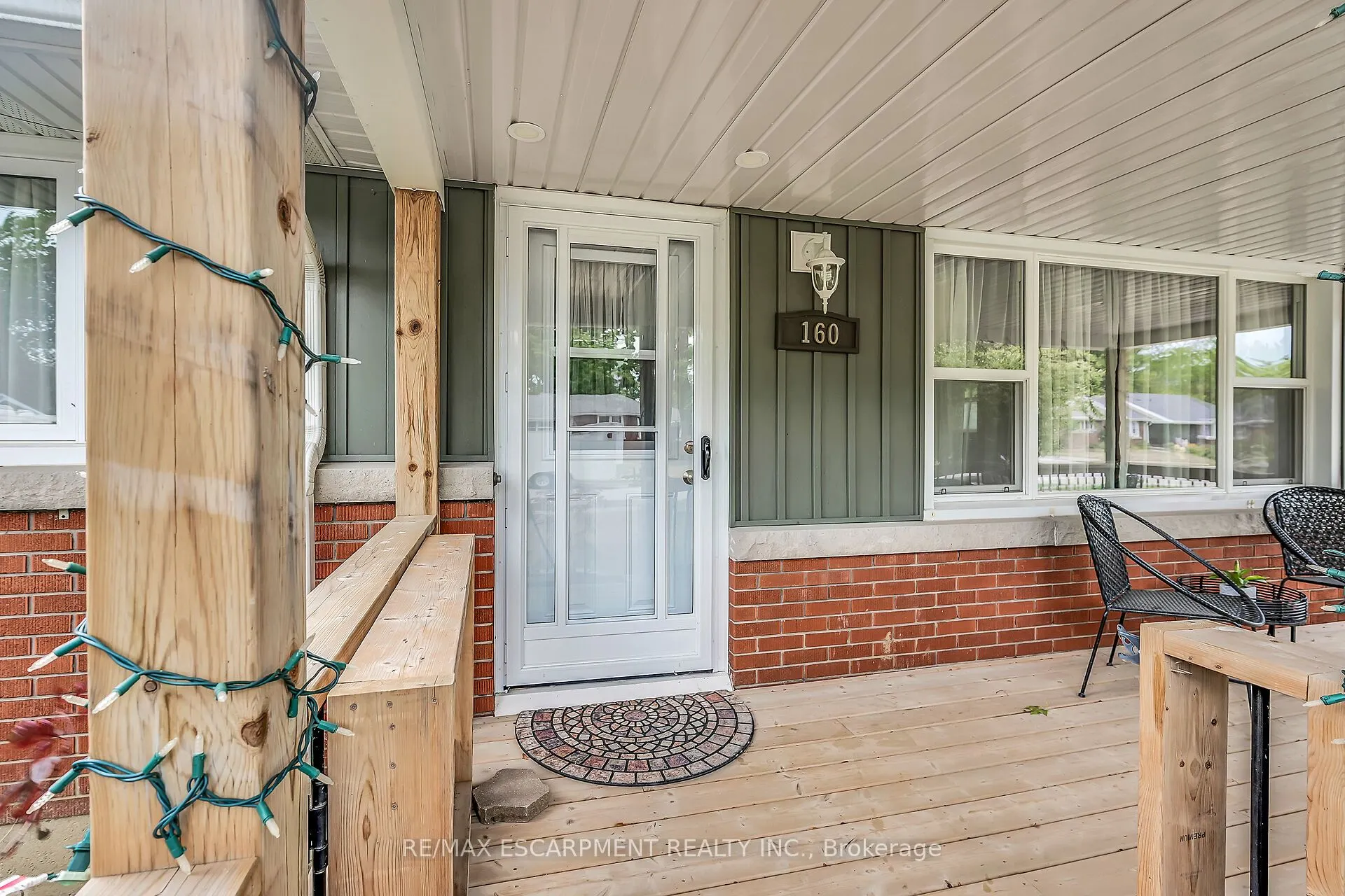160 Elizabeth Crescent