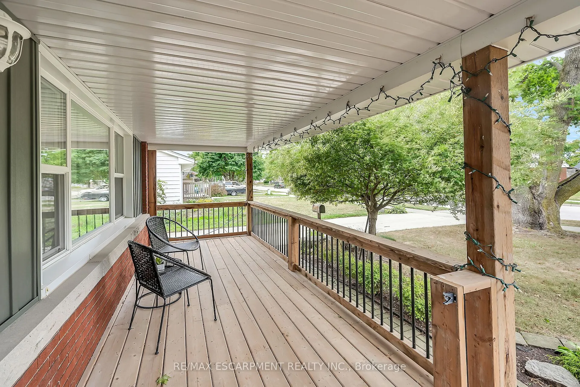 160 Elizabeth Crescent