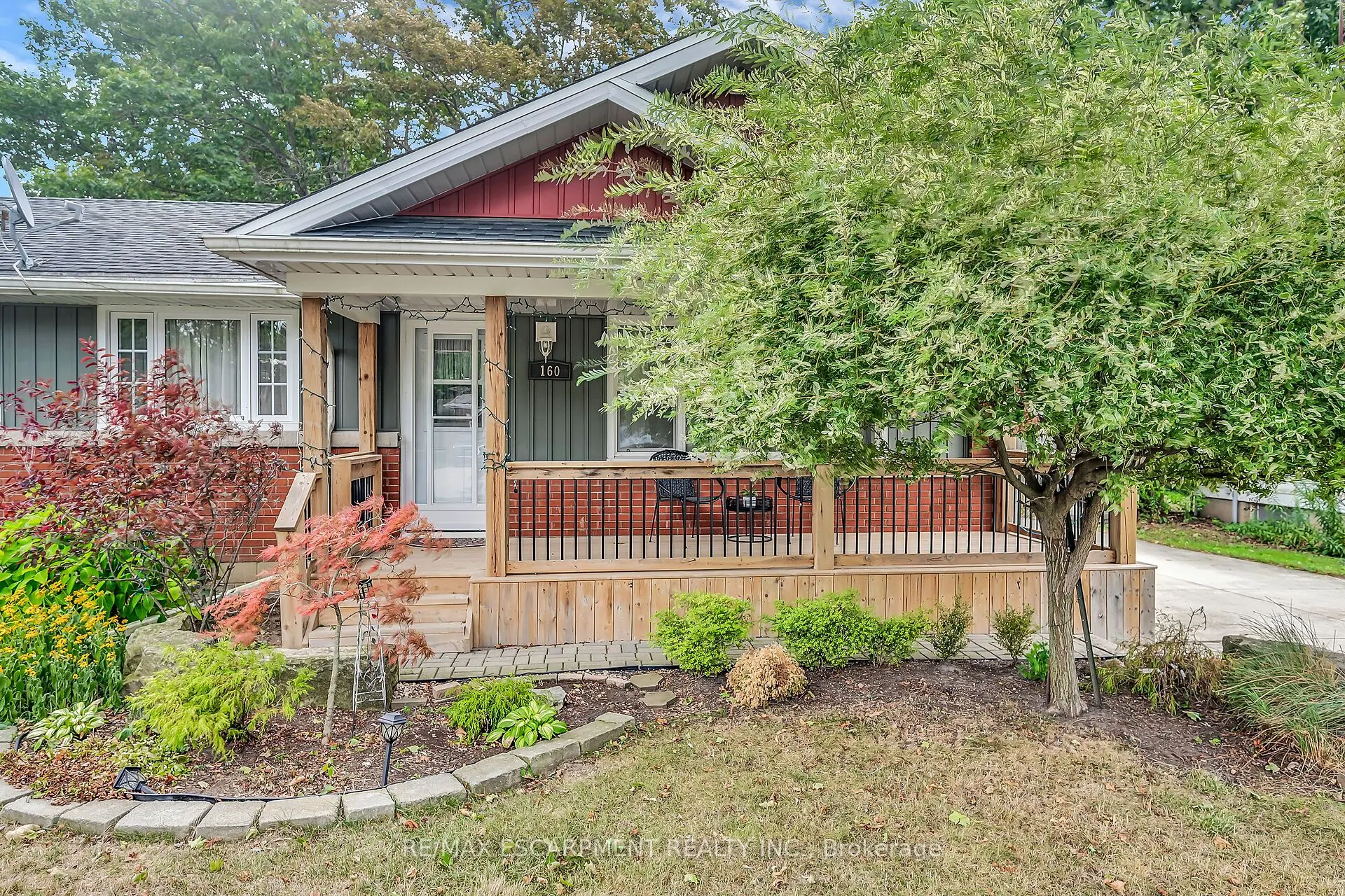 160 Elizabeth Crescent
