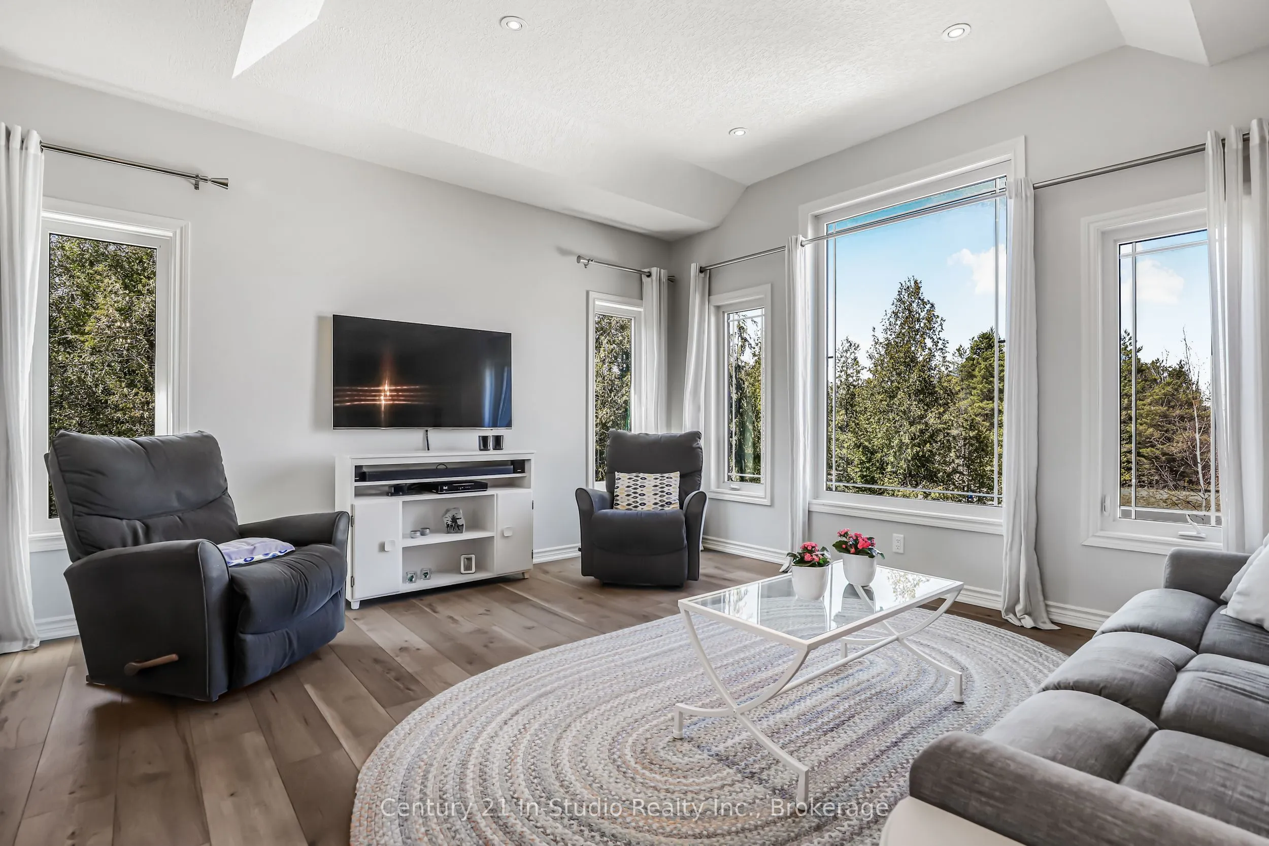 202 Meredith Way