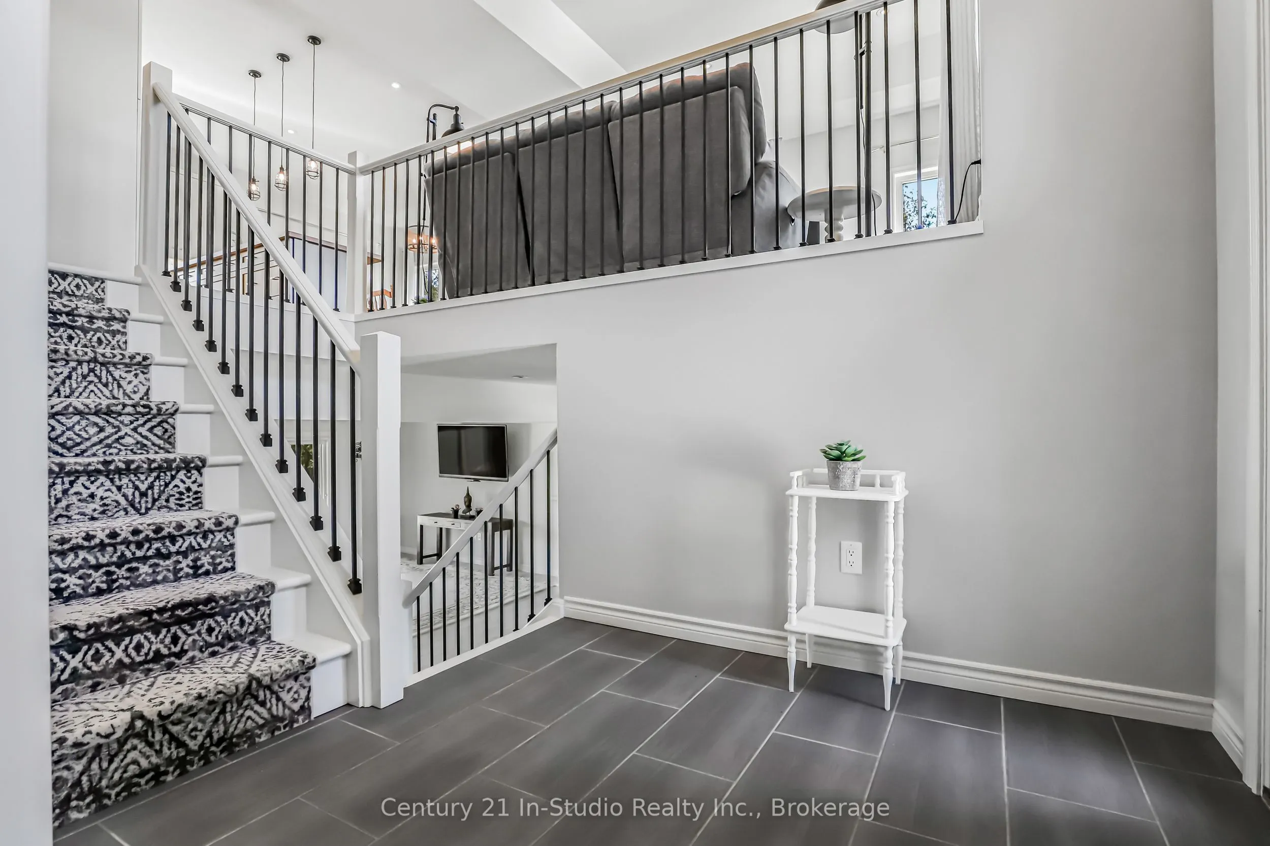202 Meredith Way