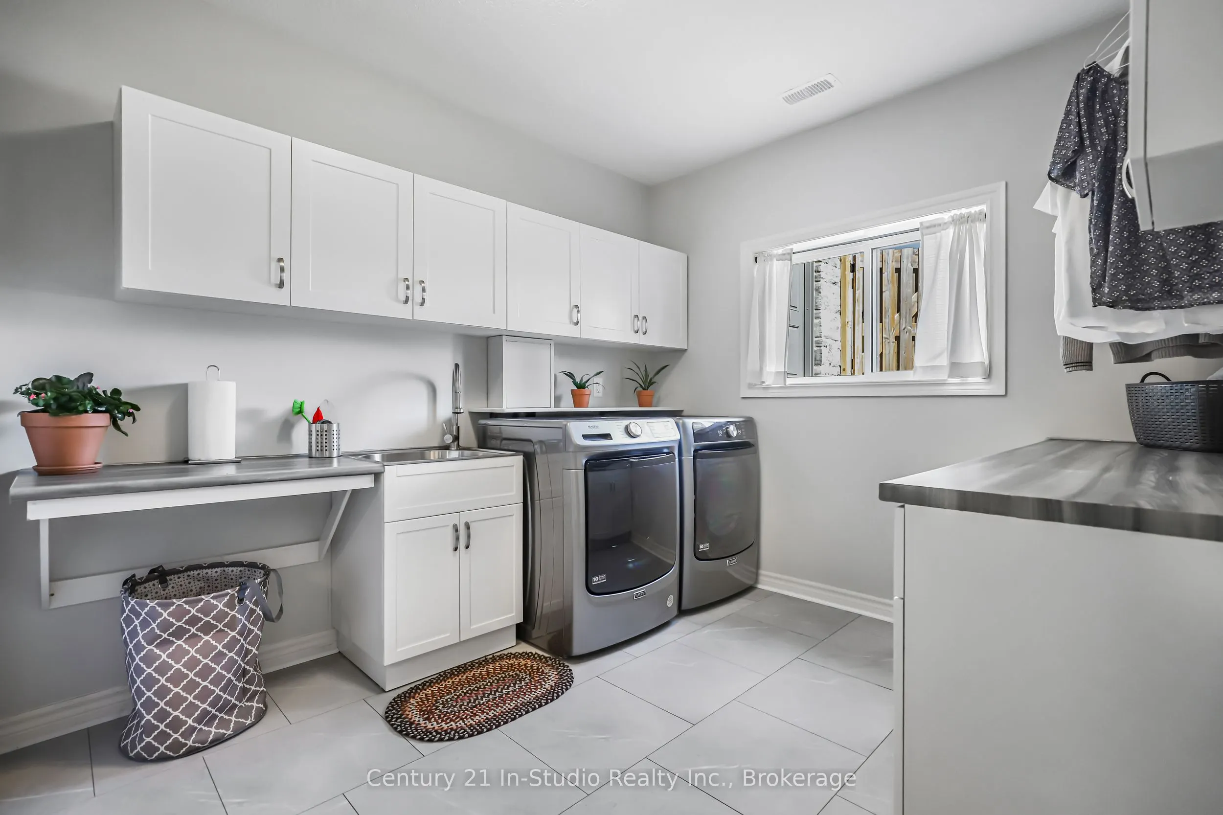 202 Meredith Way
