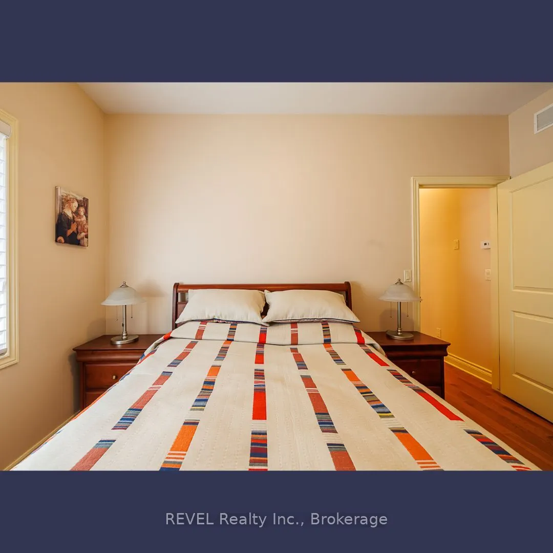 2 Seyval Place