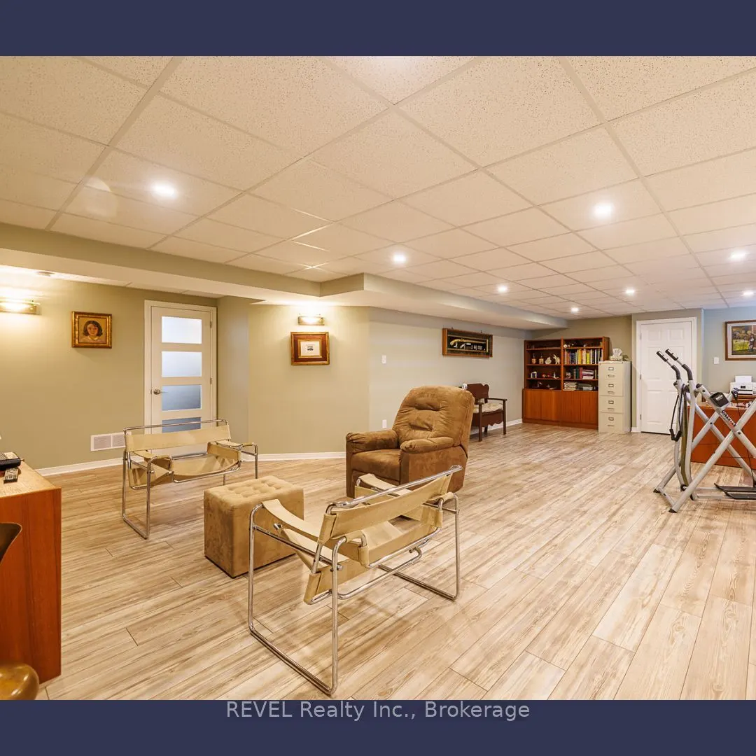 2 Seyval Place