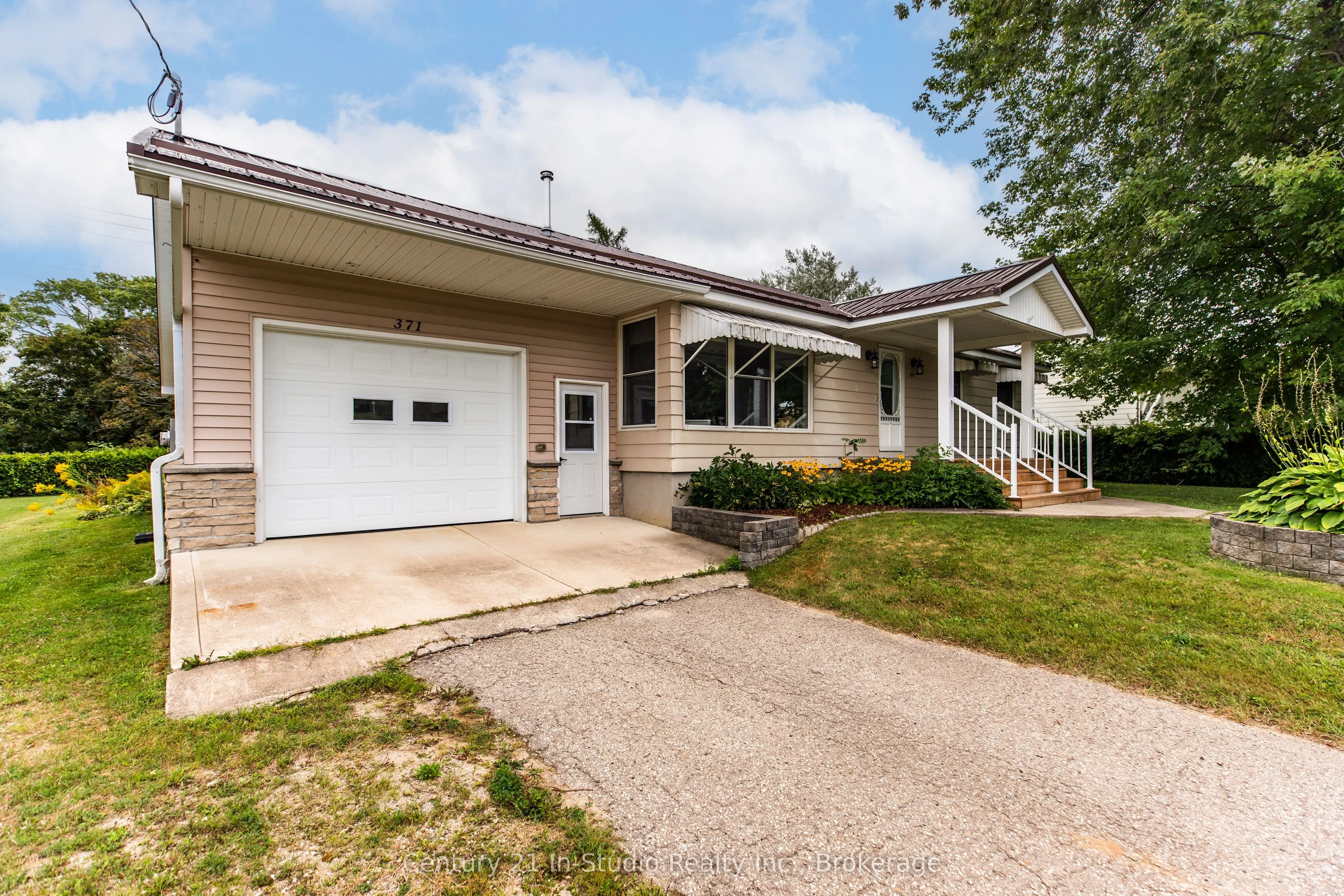 371 Hunter Street