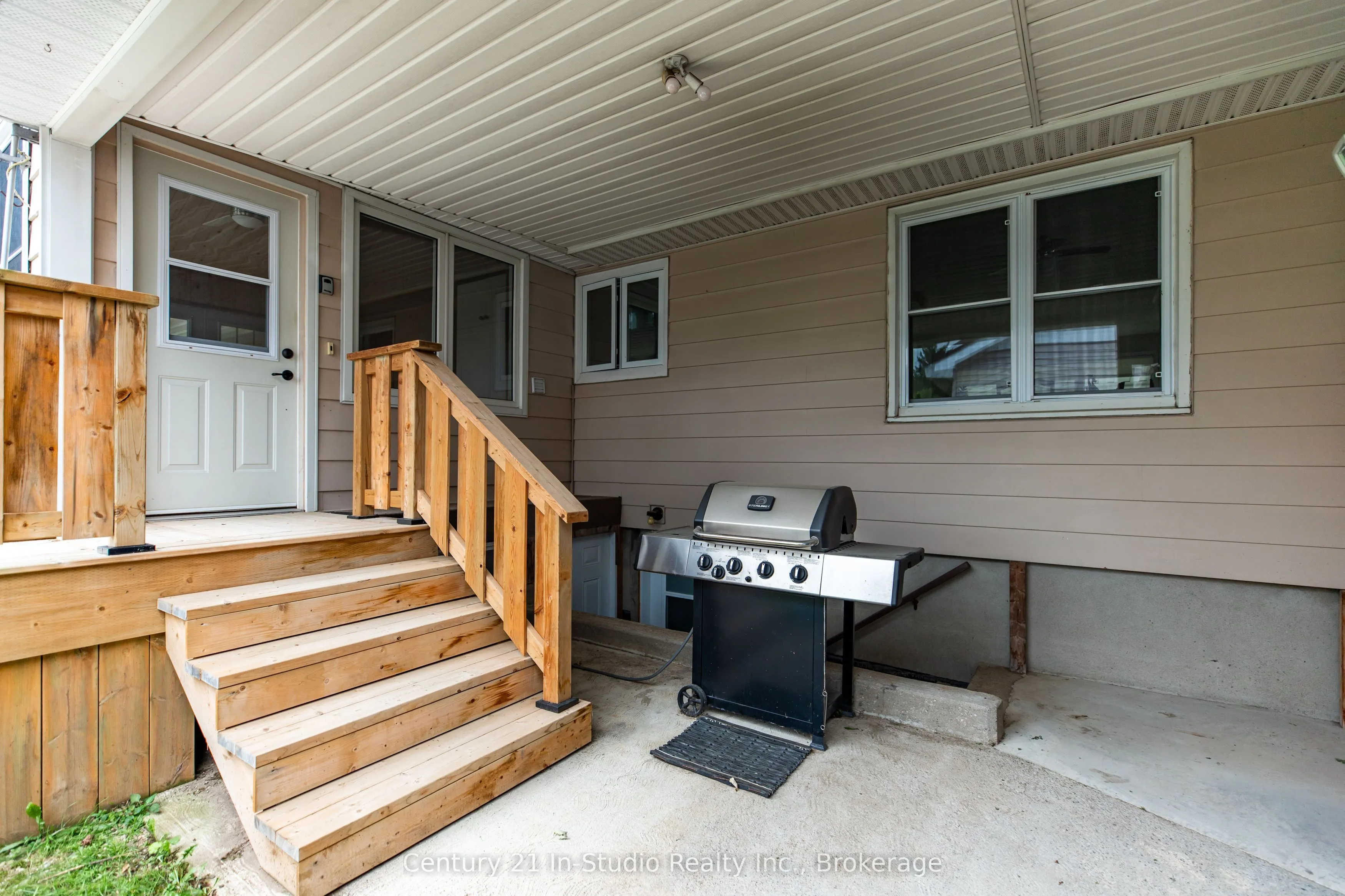 371 Hunter Street