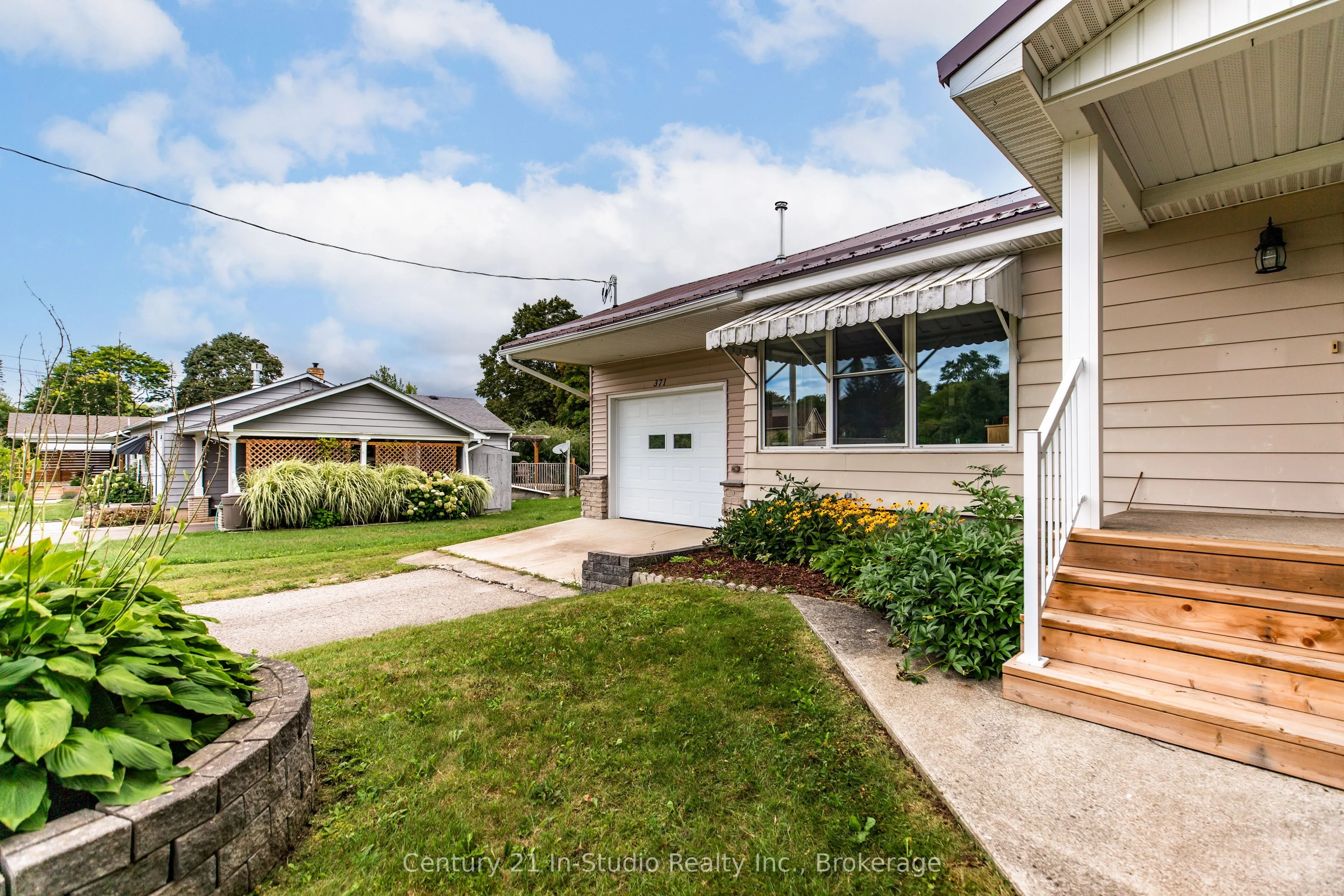 371 Hunter Street