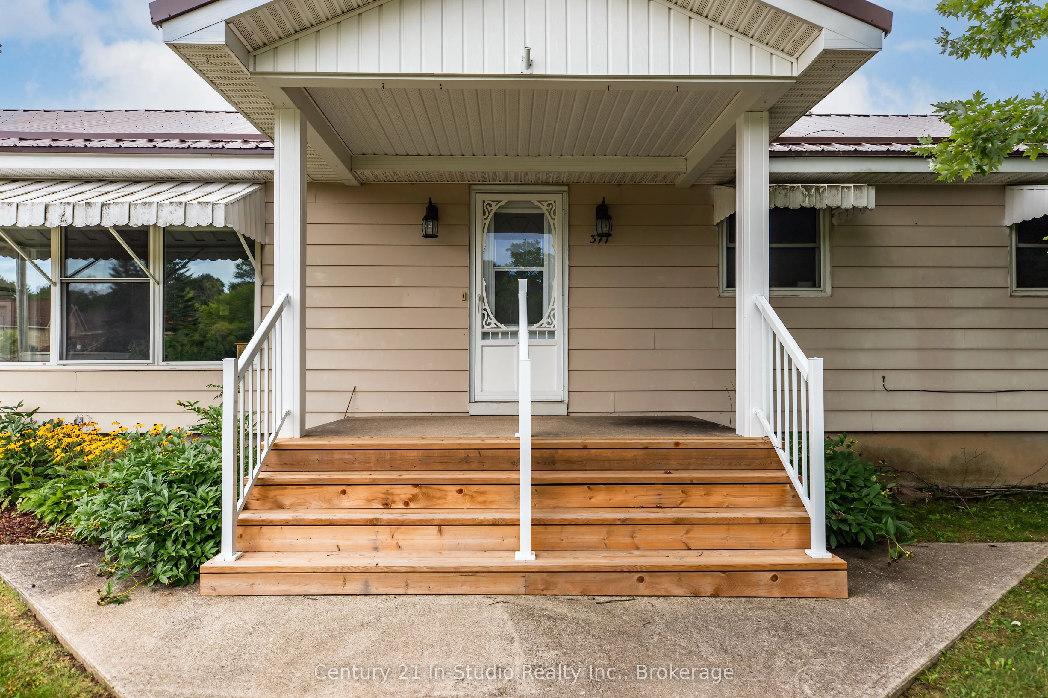 371 Hunter Street