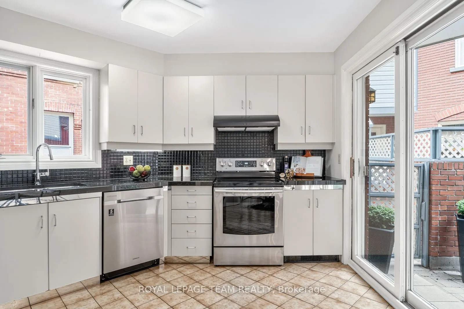 292 Laurier Avenue, #9