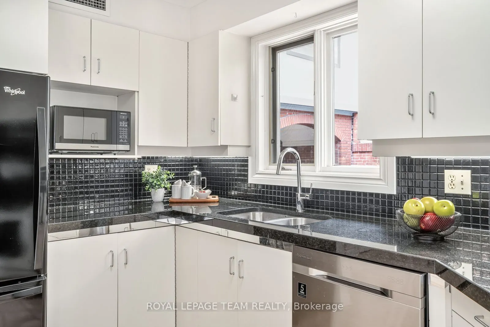 292 Laurier Avenue, #9