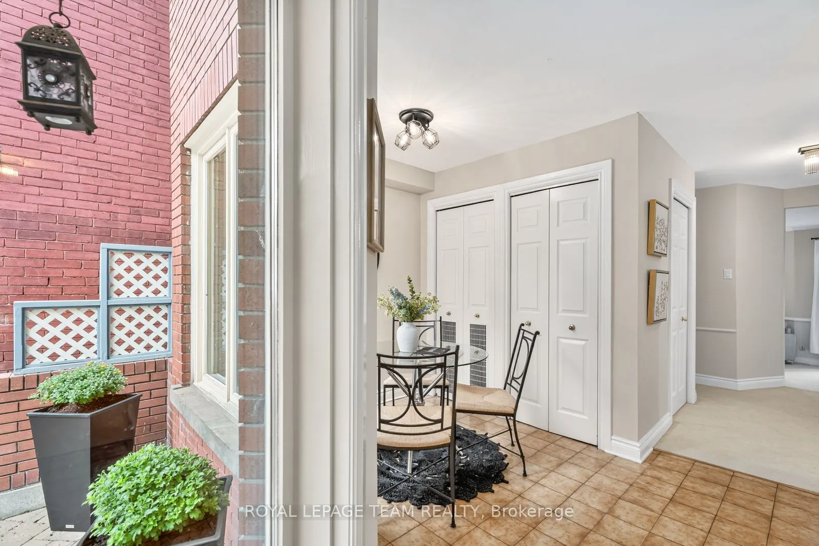 292 Laurier Avenue, #9