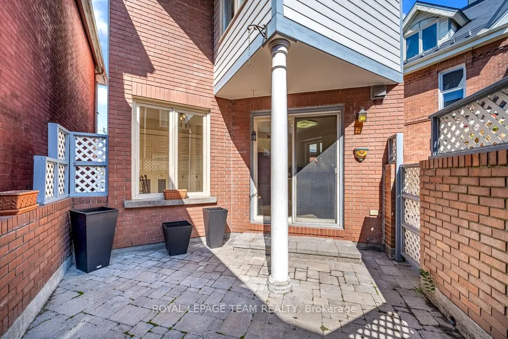 292 Laurier Avenue, #9