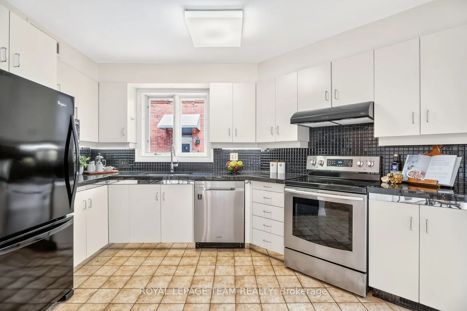 292 Laurier Avenue, #9