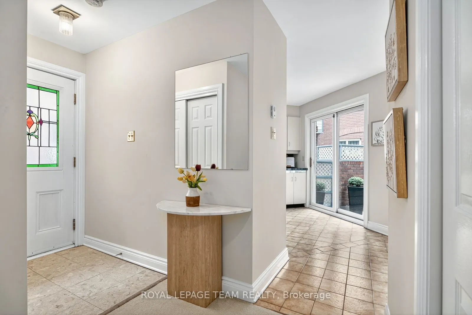 292 Laurier Avenue, #9