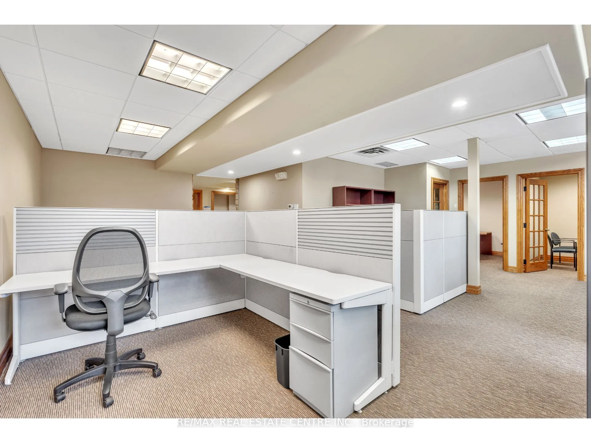 735 Bridge Street W