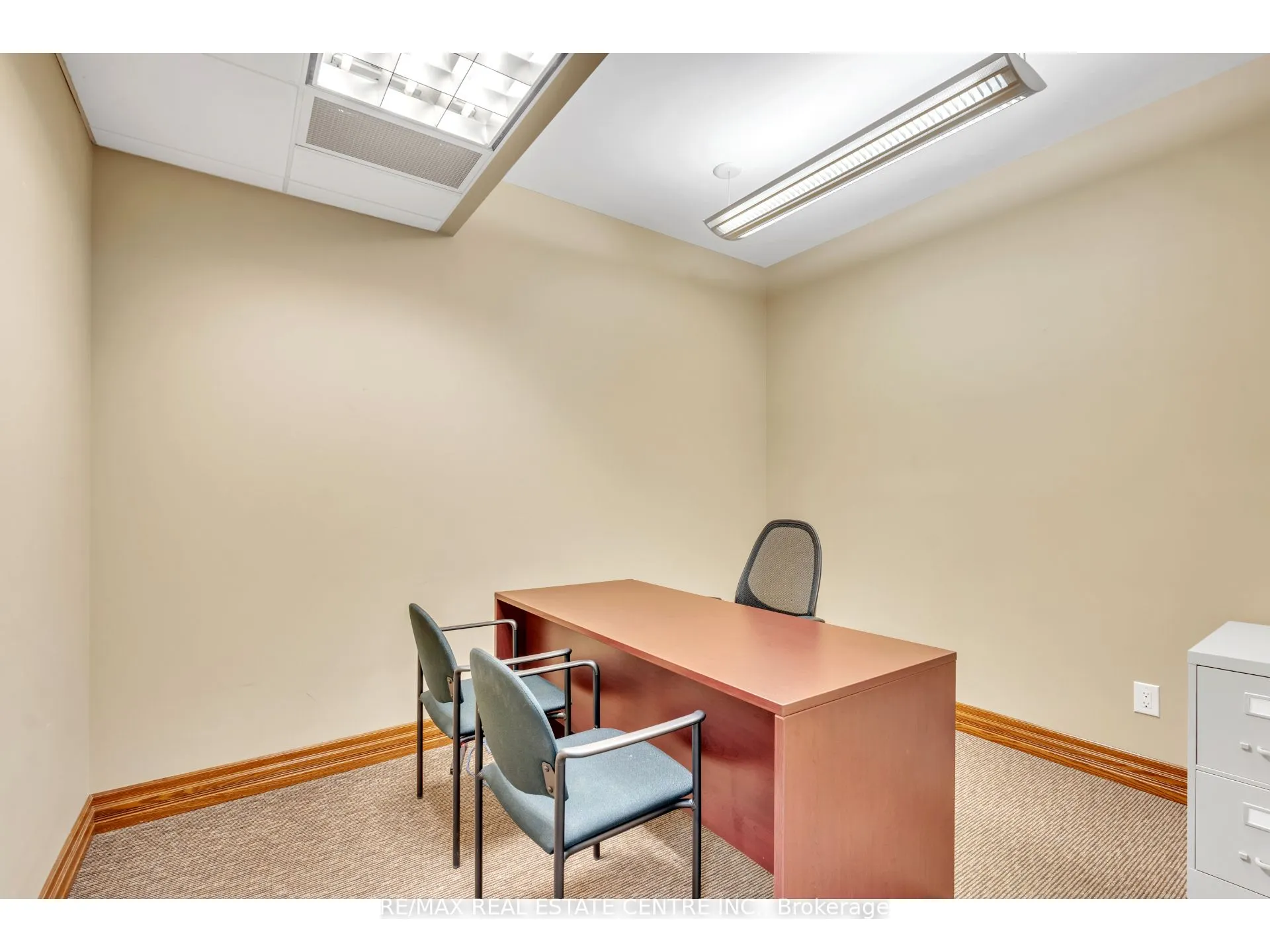 735 Bridge Street W