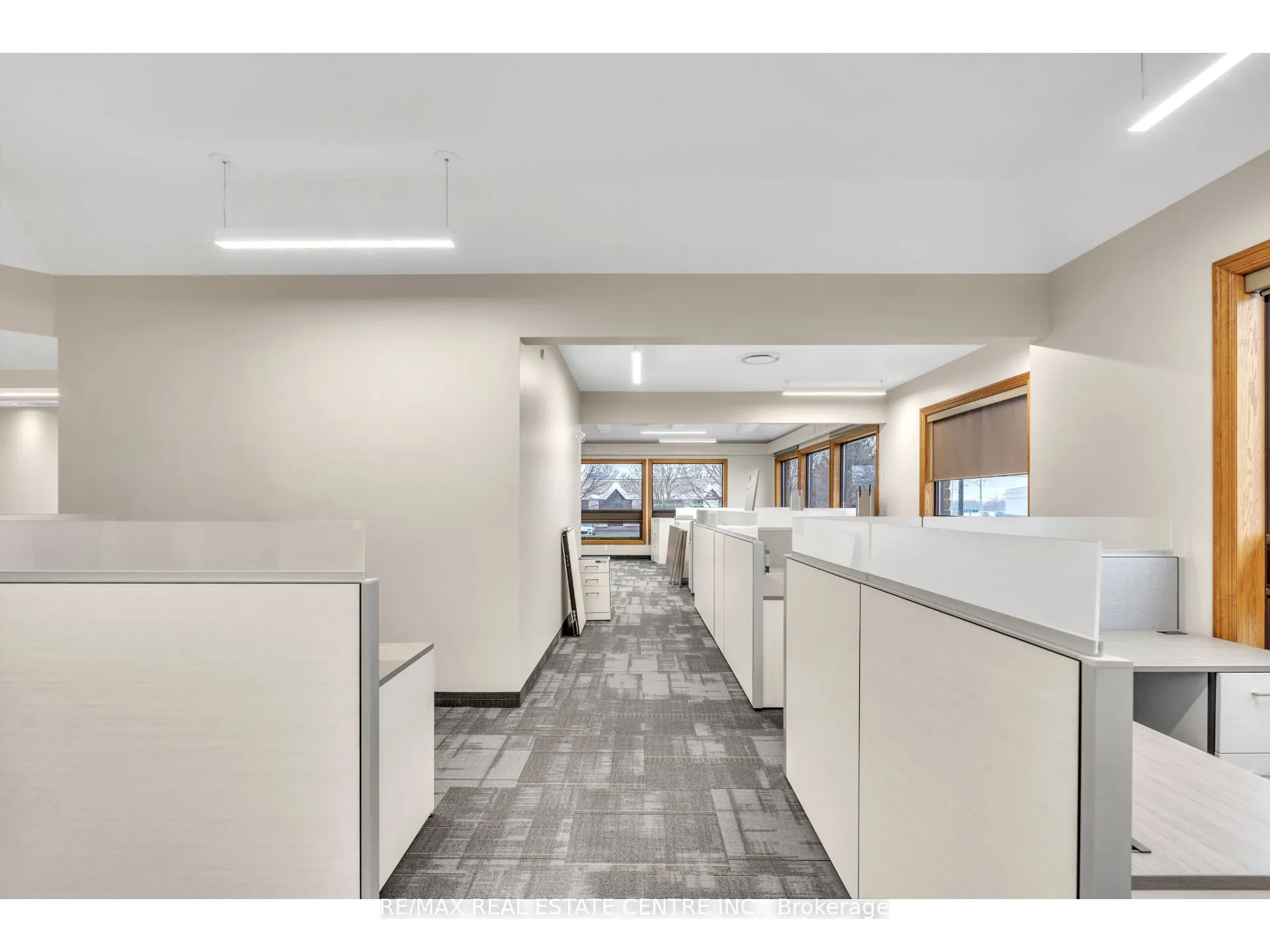 735 Bridge Street W
