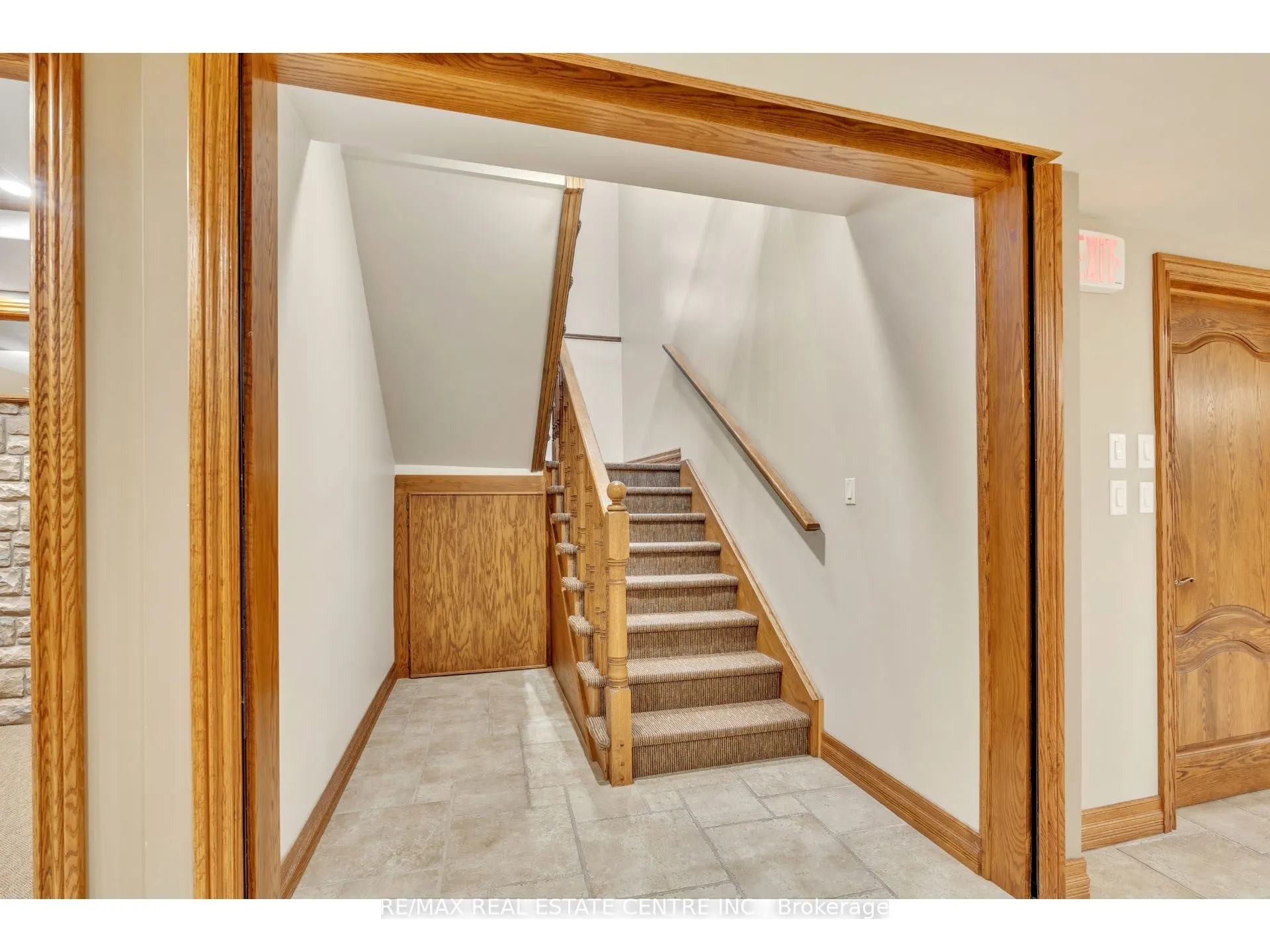 735 Bridge Street W