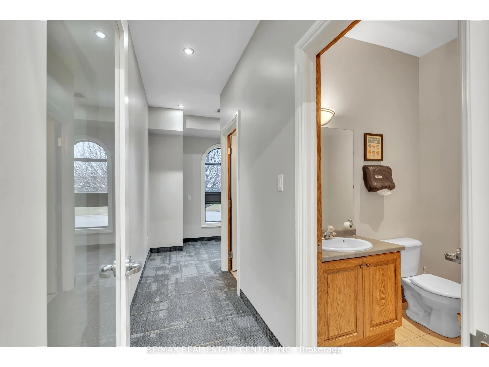 735 Bridge Street W