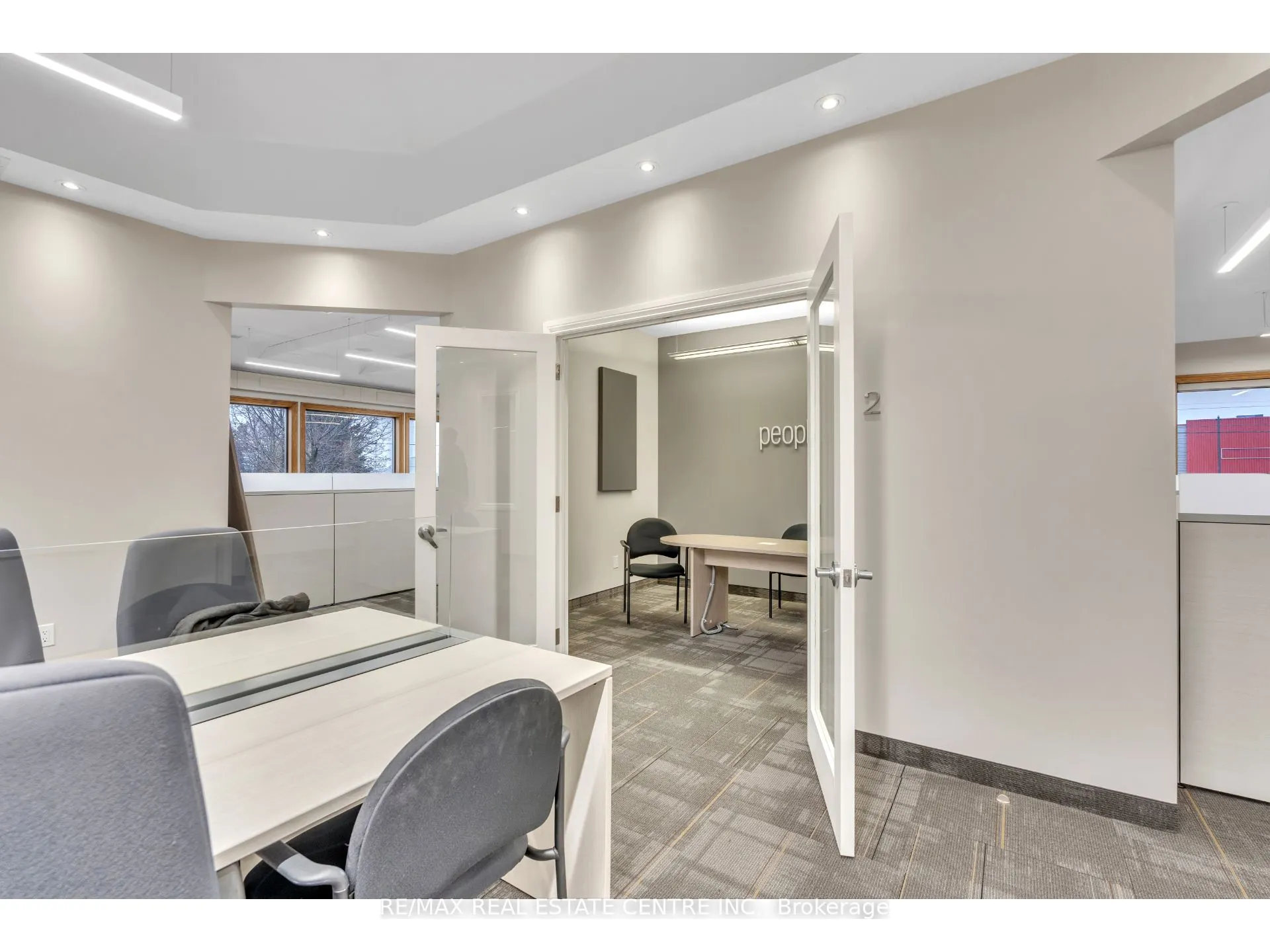 735 Bridge Street W
