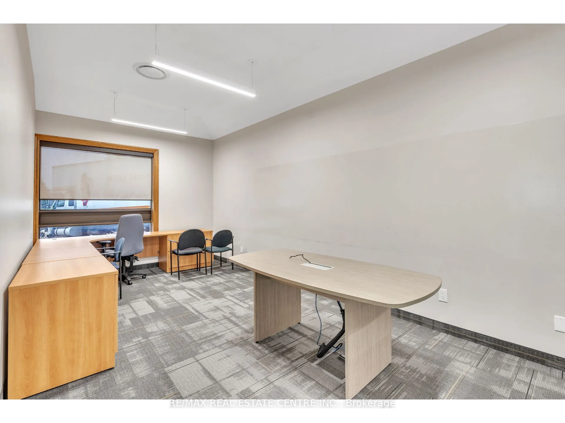 735 Bridge Street W