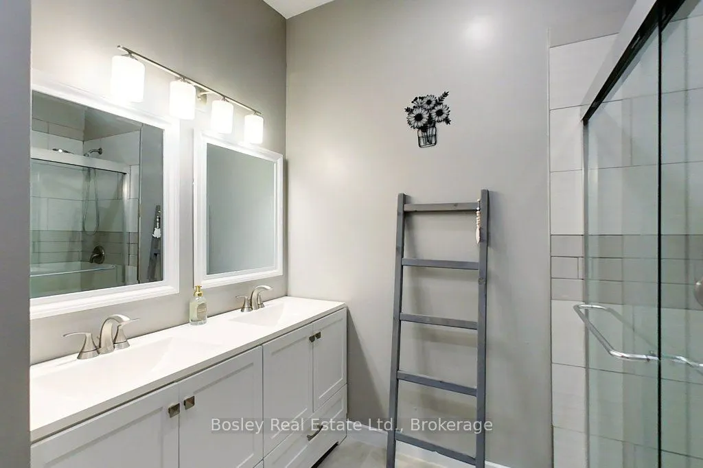 153 Trowbridge Street W