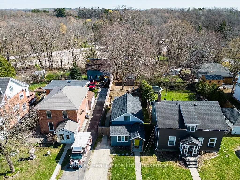 153 Trowbridge Street W