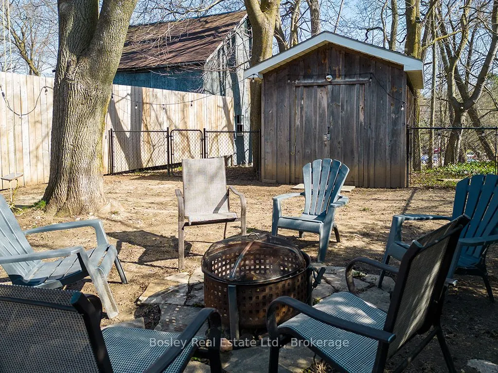 153 Trowbridge Street W