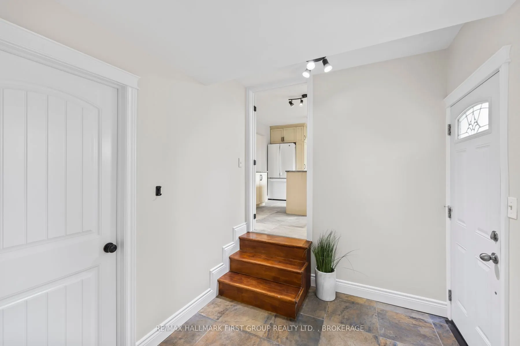 1859 Turcotte Lane