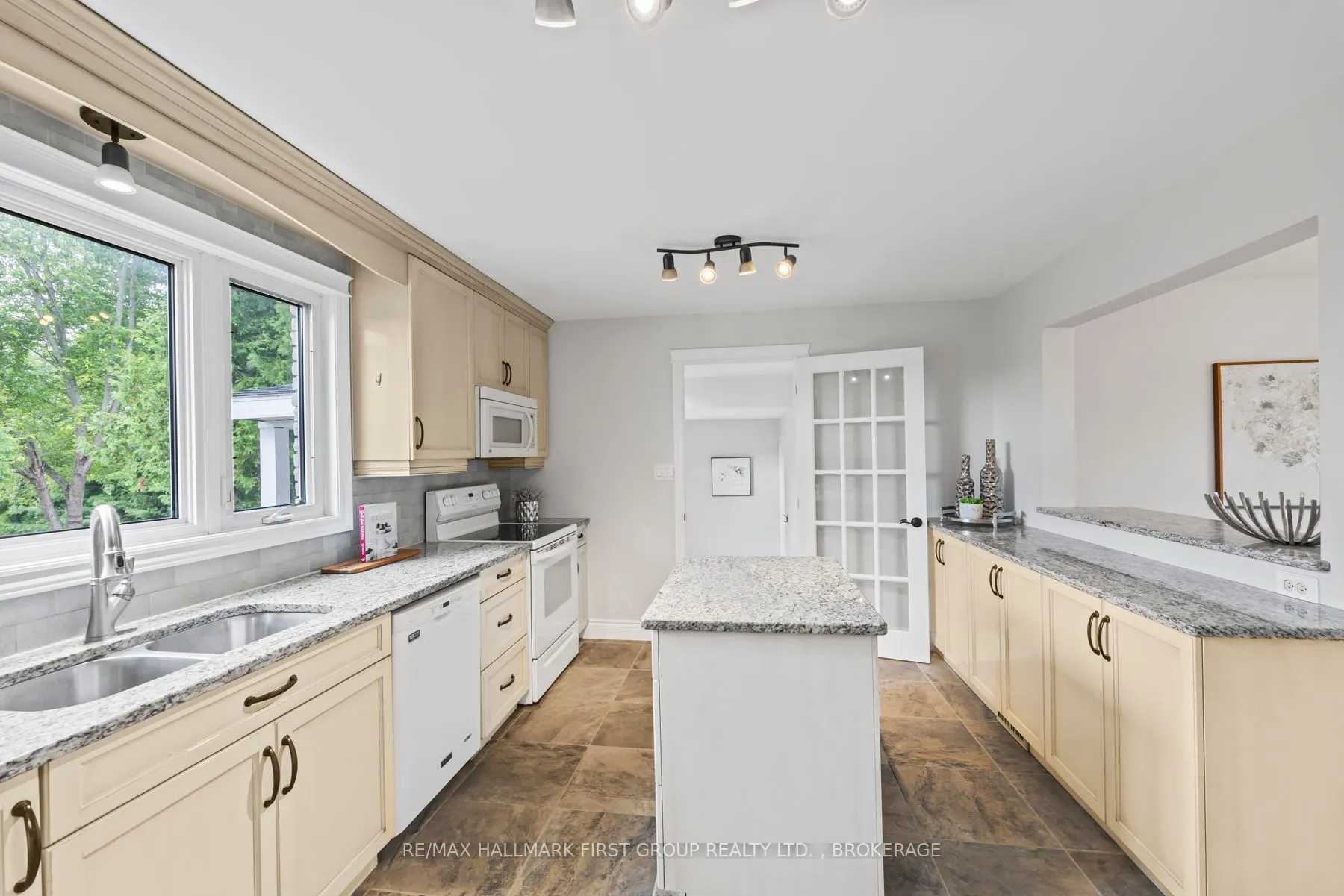 1859 Turcotte Lane