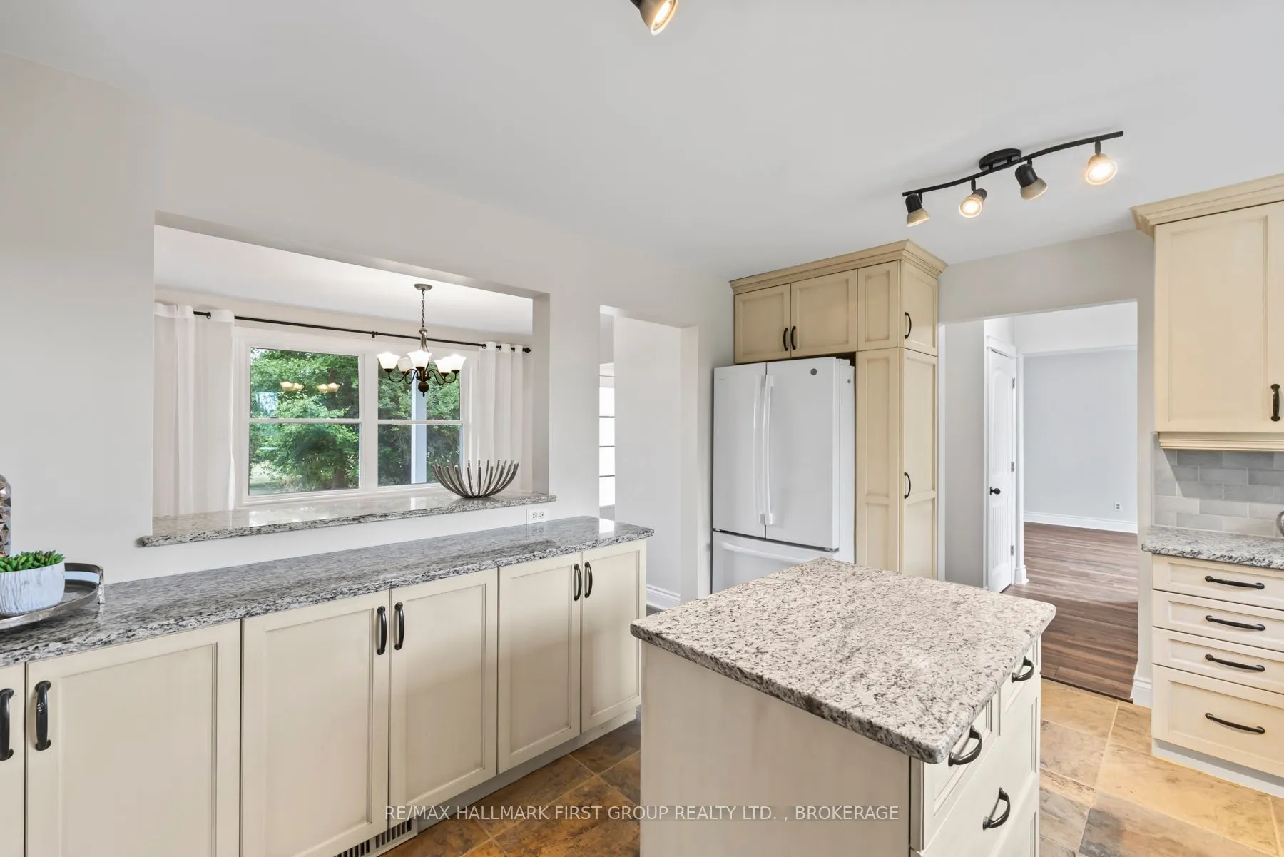 1859 Turcotte Lane
