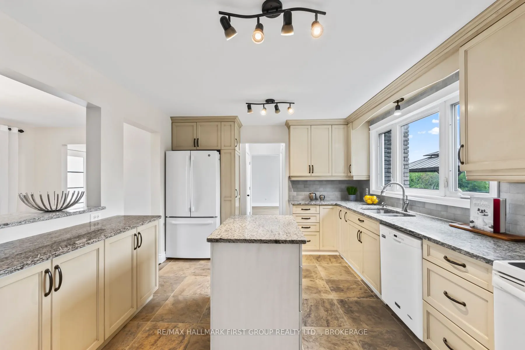 1859 Turcotte Lane