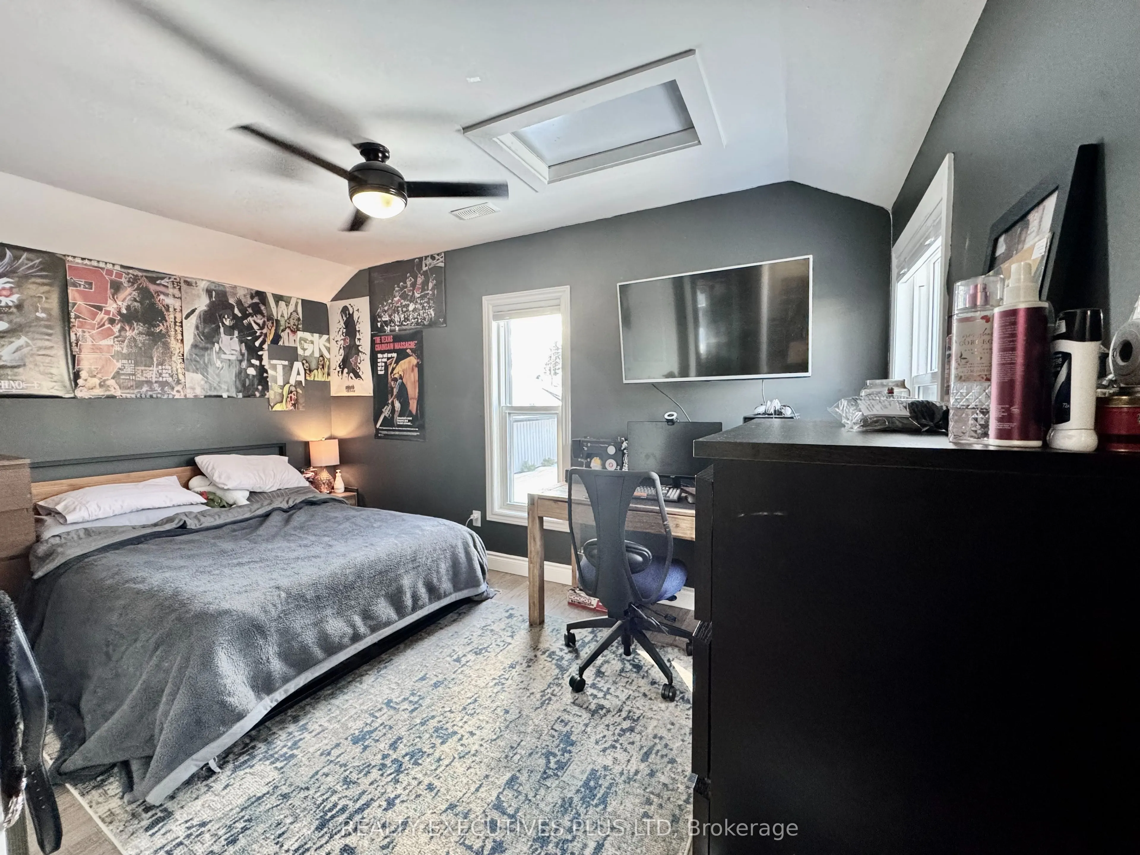 6 Elgin Street N