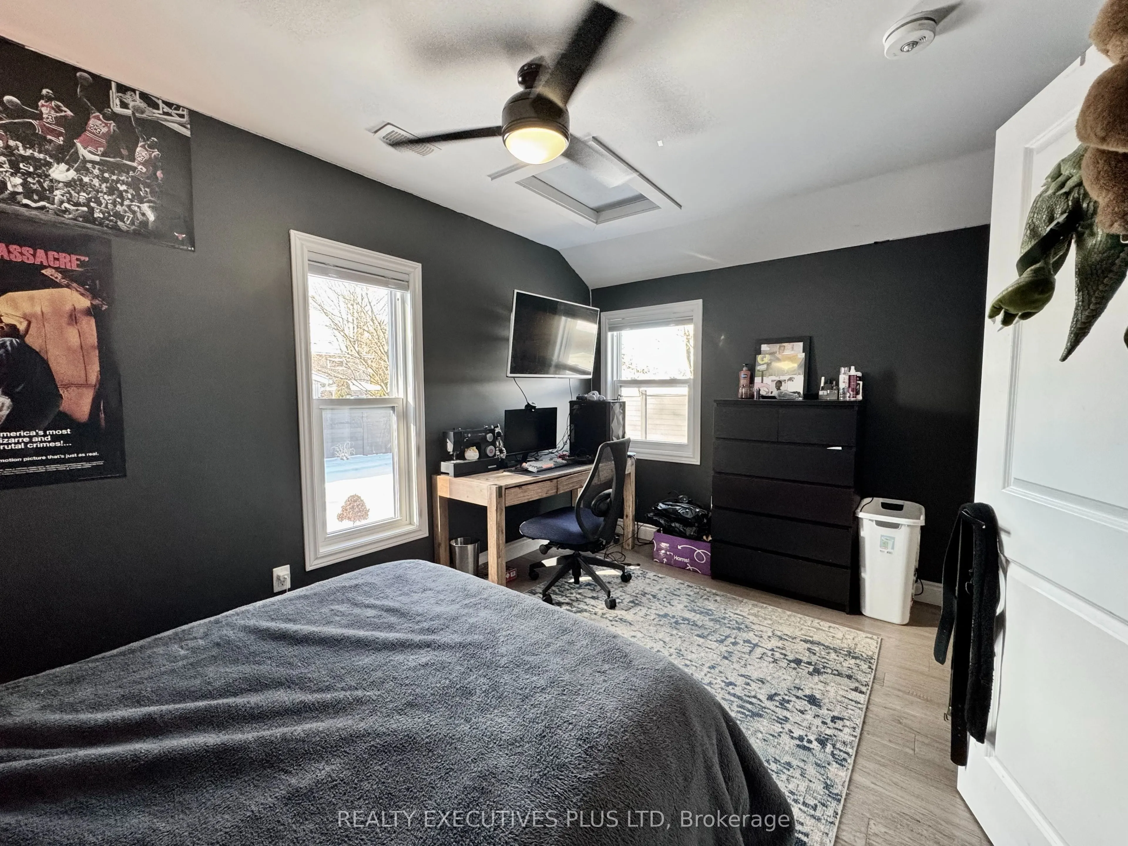 6 Elgin Street N