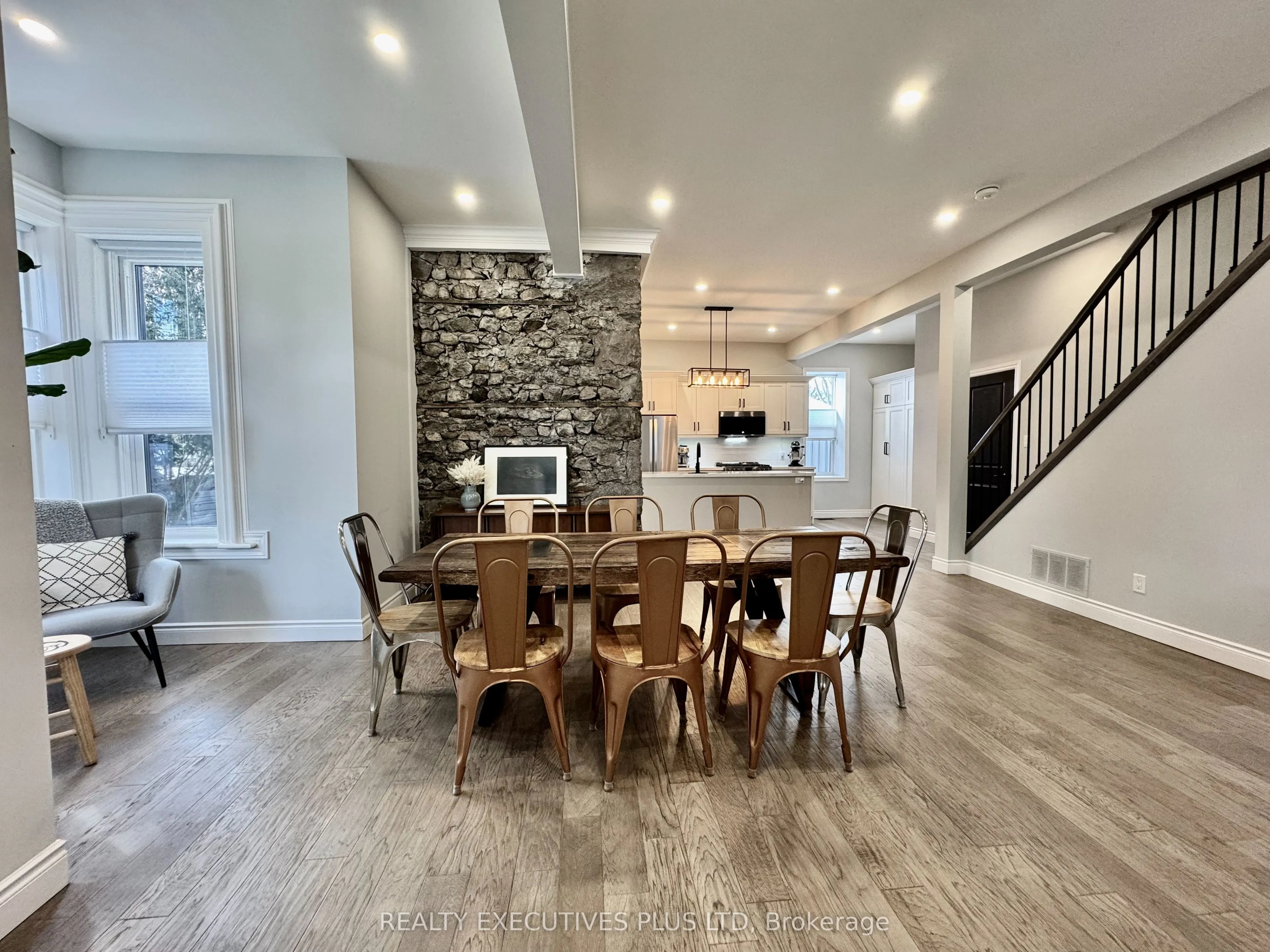 6 Elgin Street N