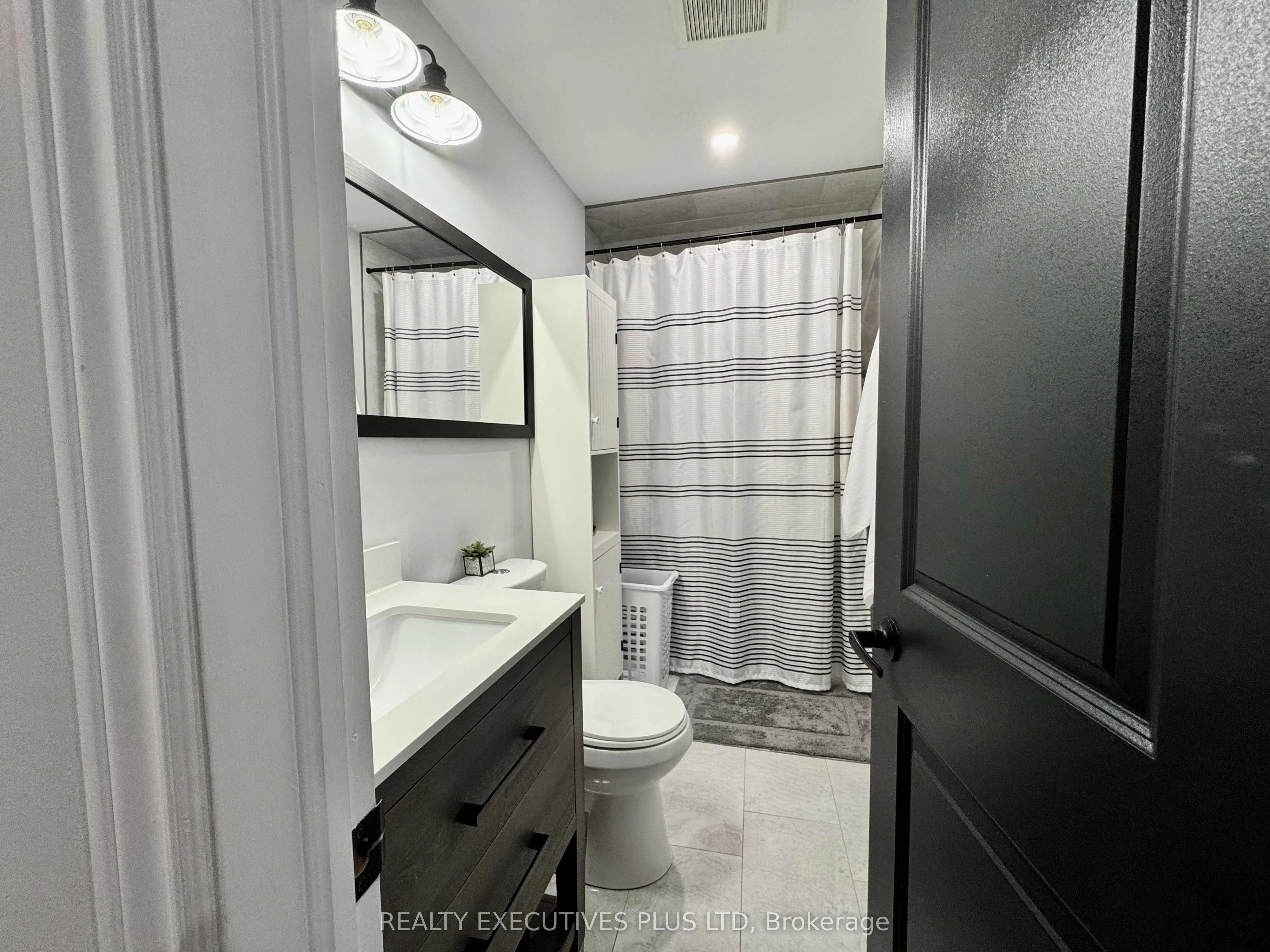 6 Elgin Street N