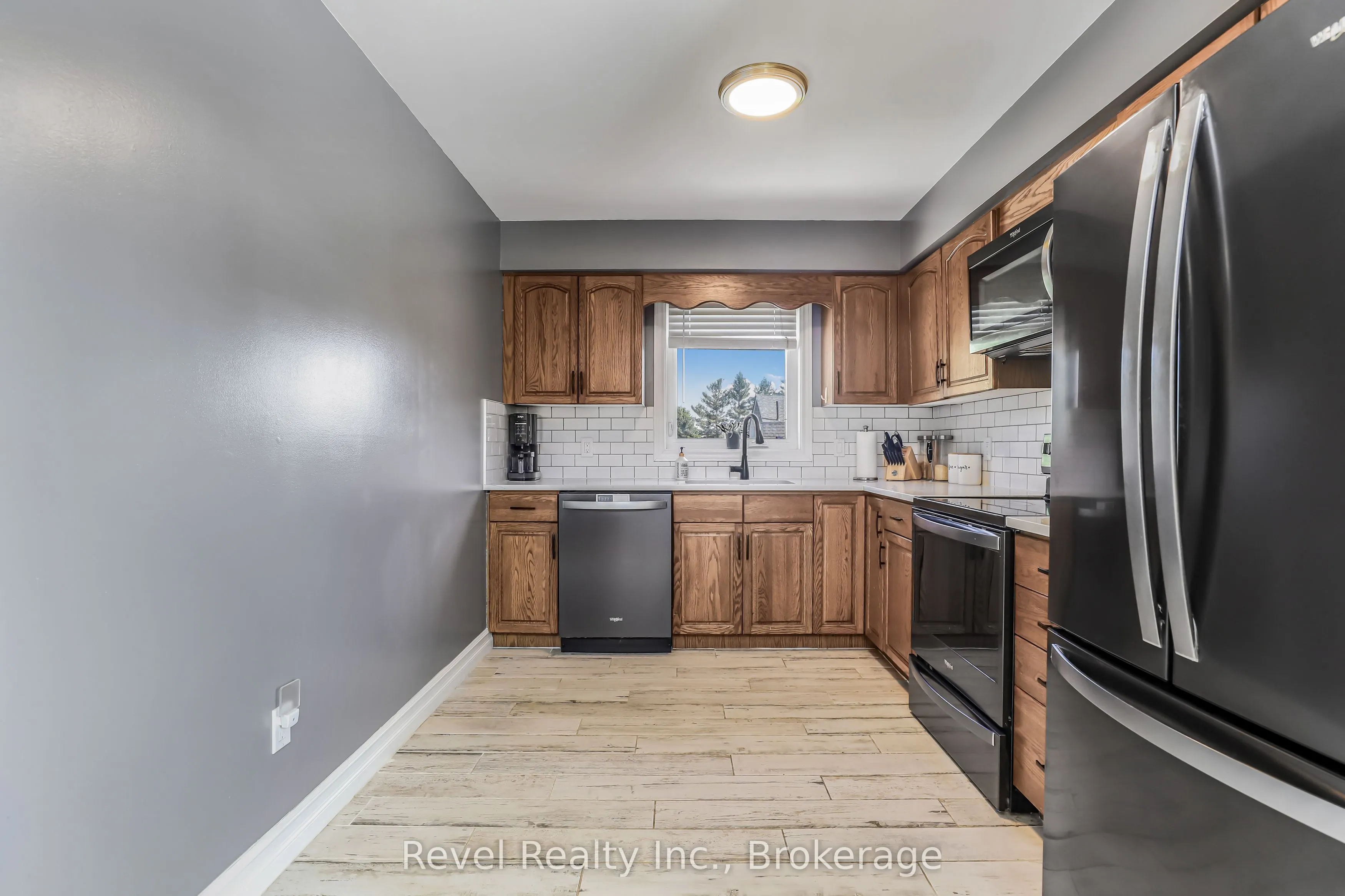 786 8th Street E