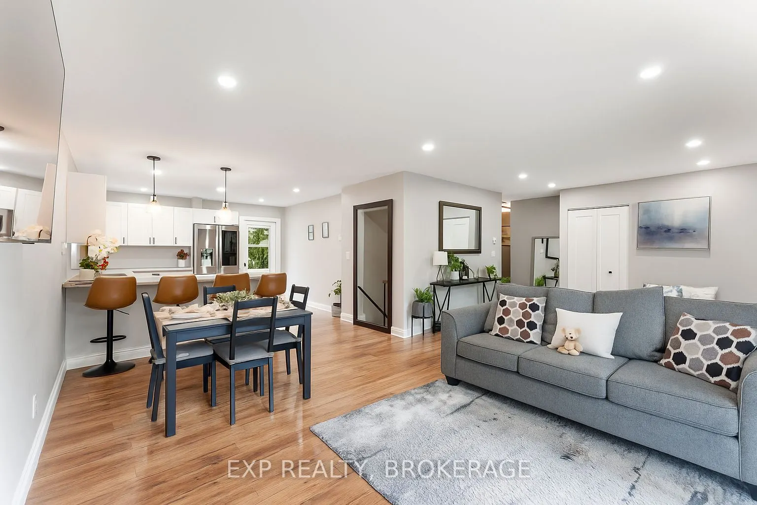 1284 WAVERLEY Crescent