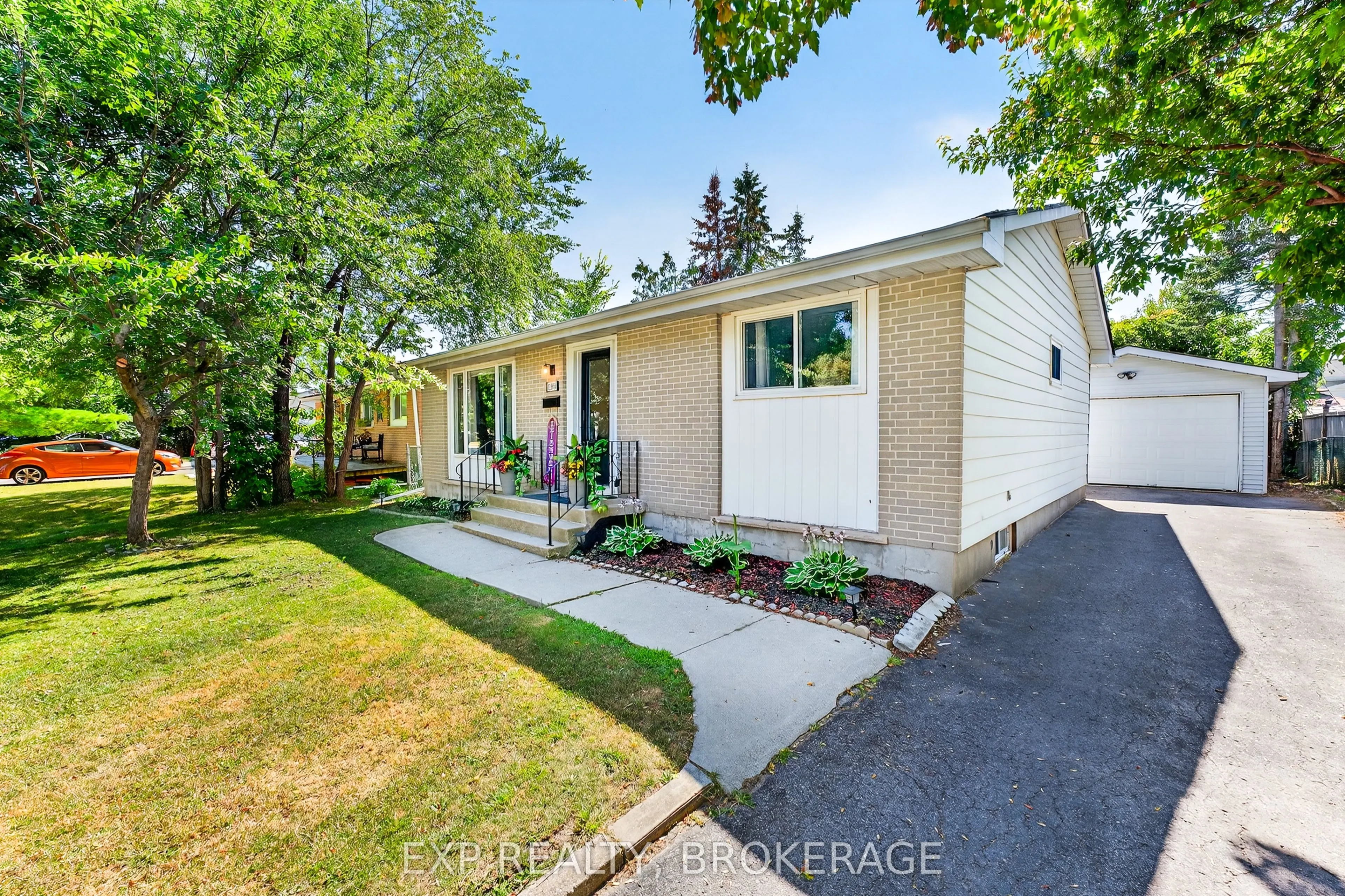 1284 WAVERLEY Crescent