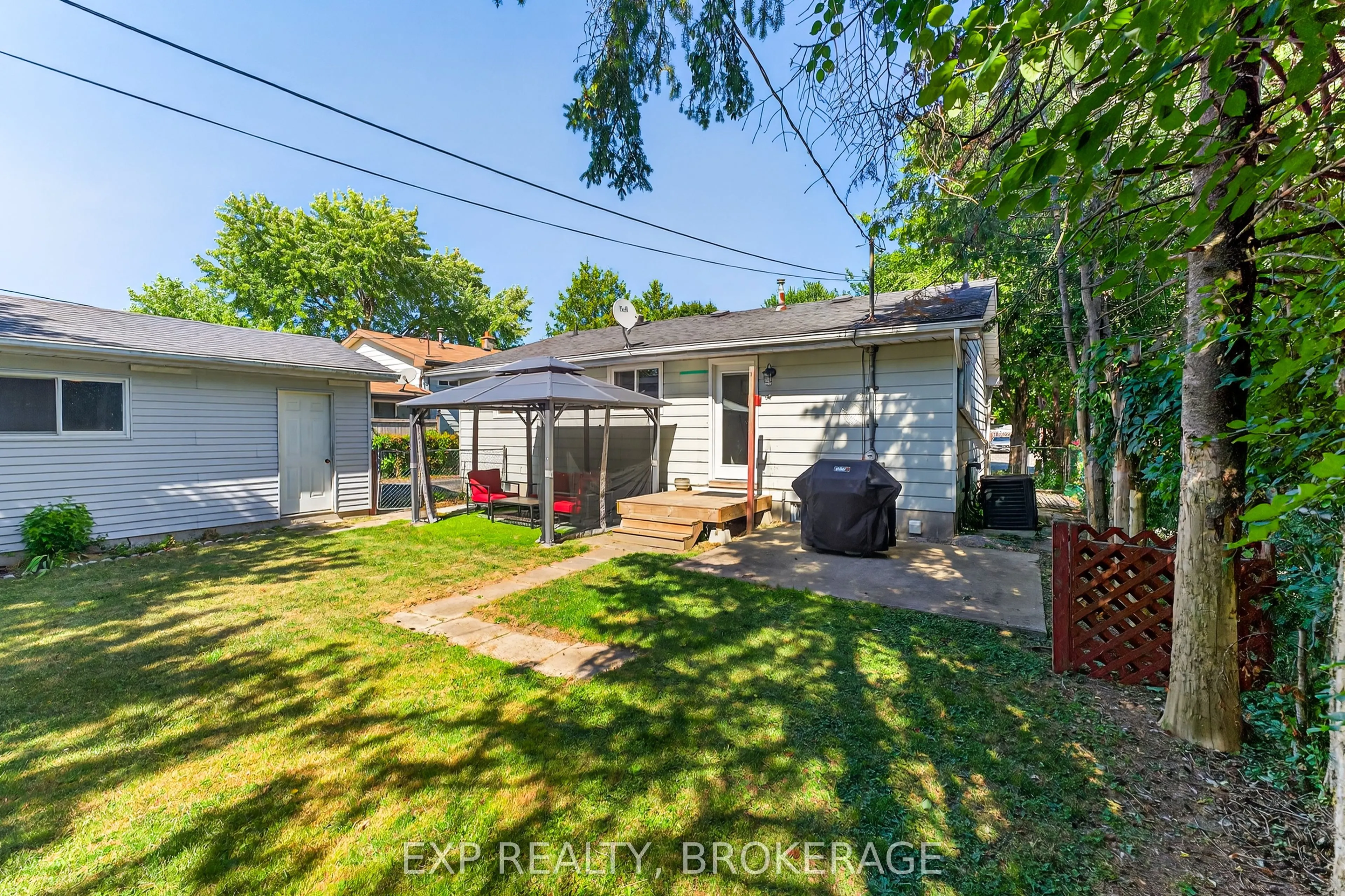 1284 WAVERLEY Crescent