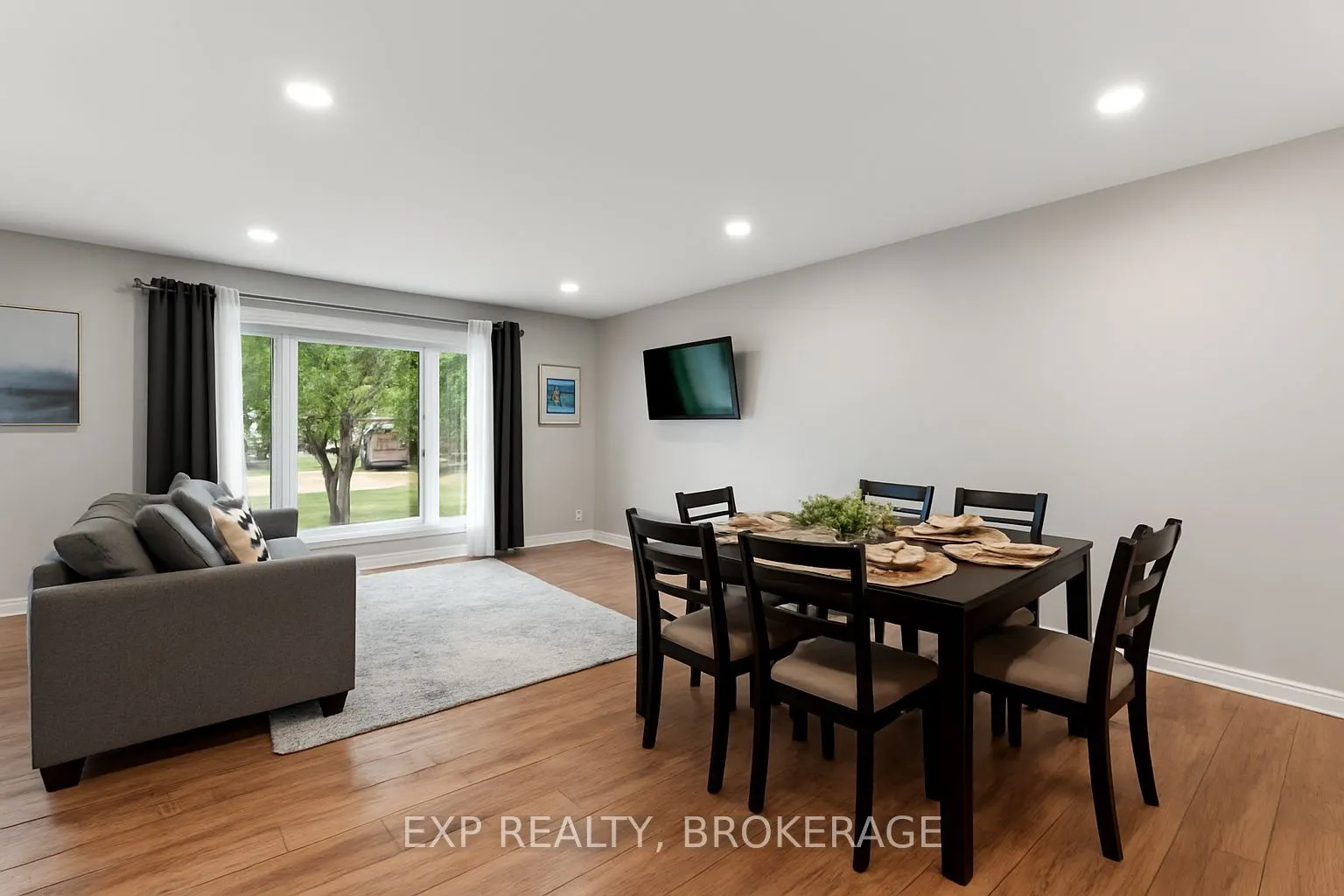 1284 WAVERLEY Crescent