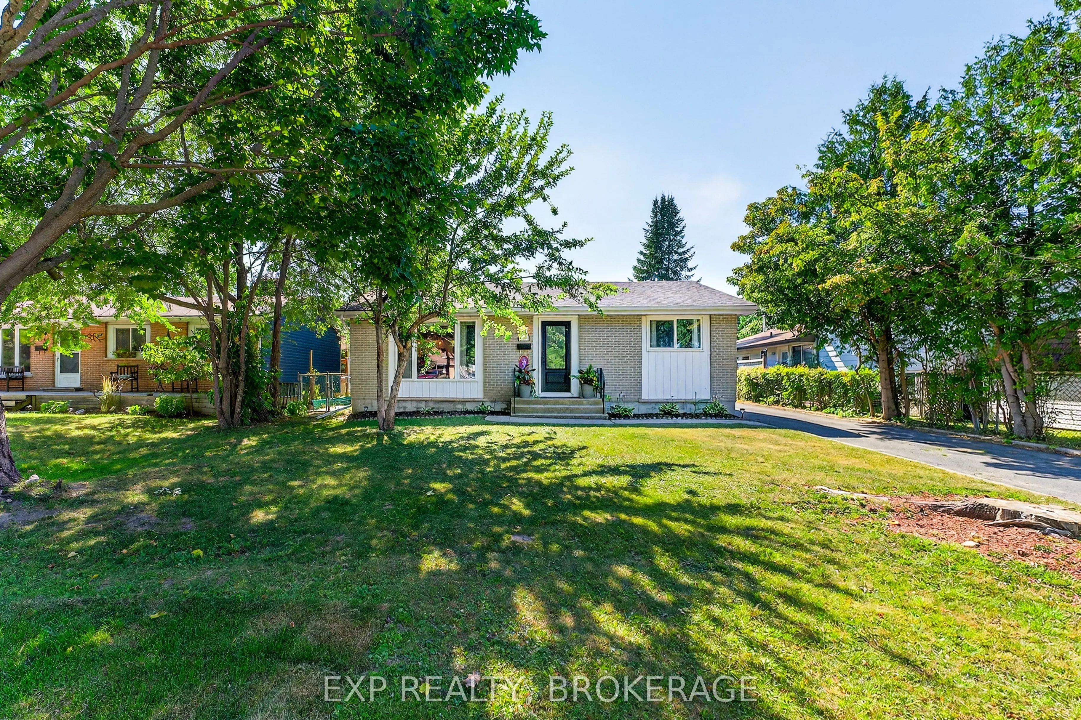 1284 WAVERLEY Crescent