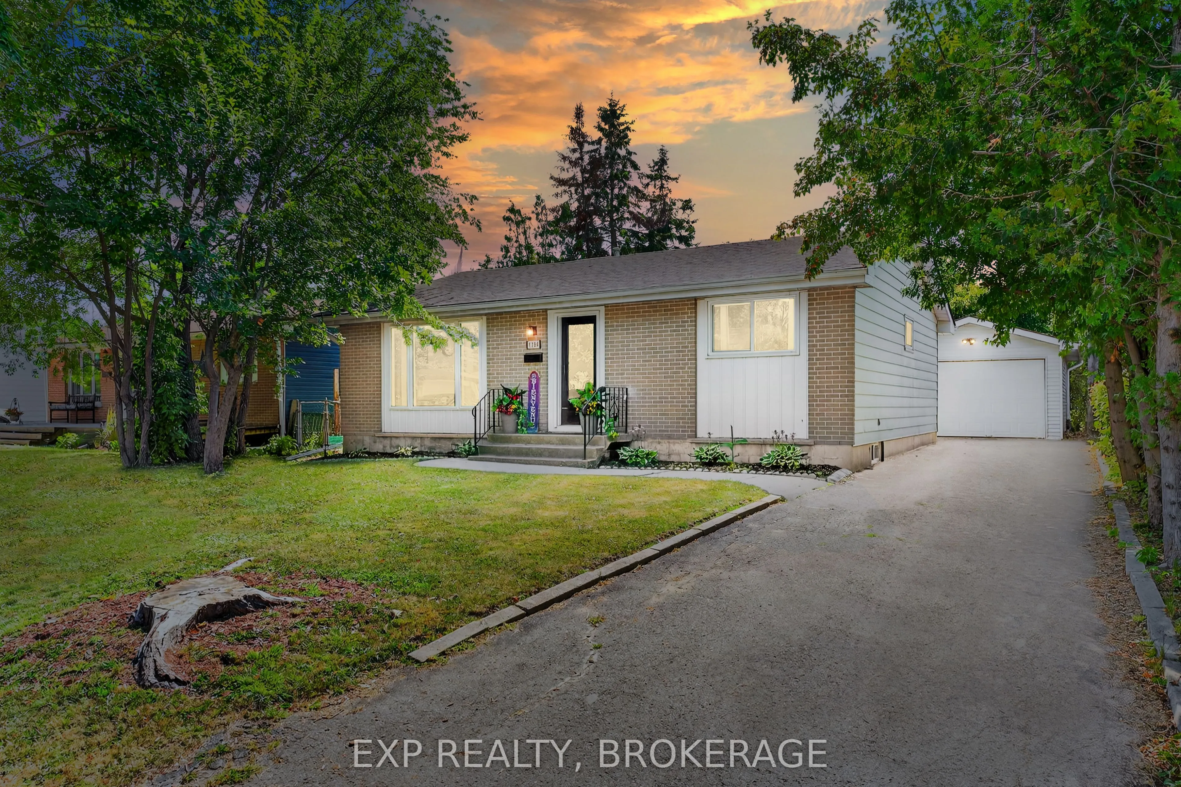 1284 WAVERLEY Crescent