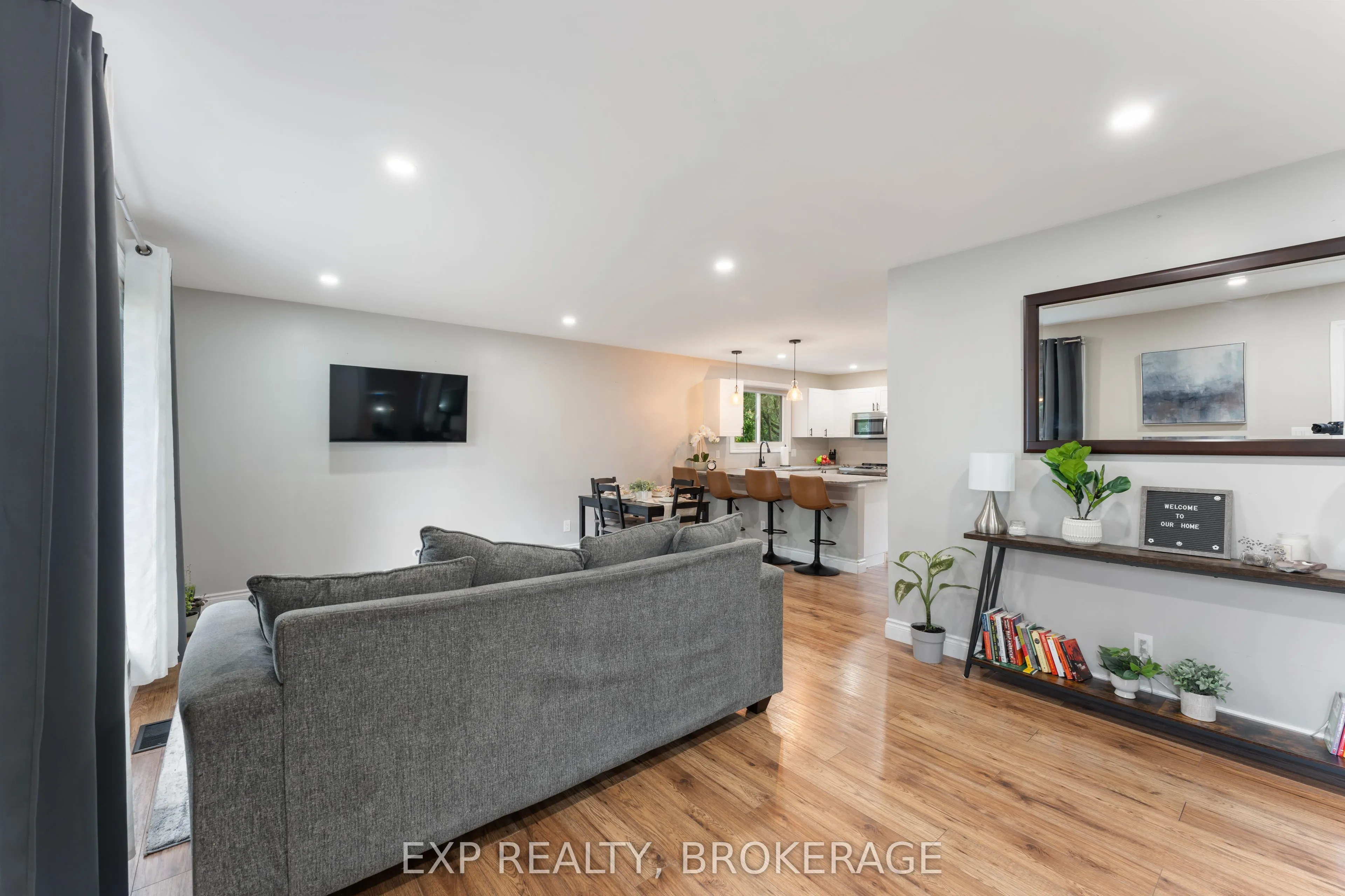 1284 WAVERLEY Crescent